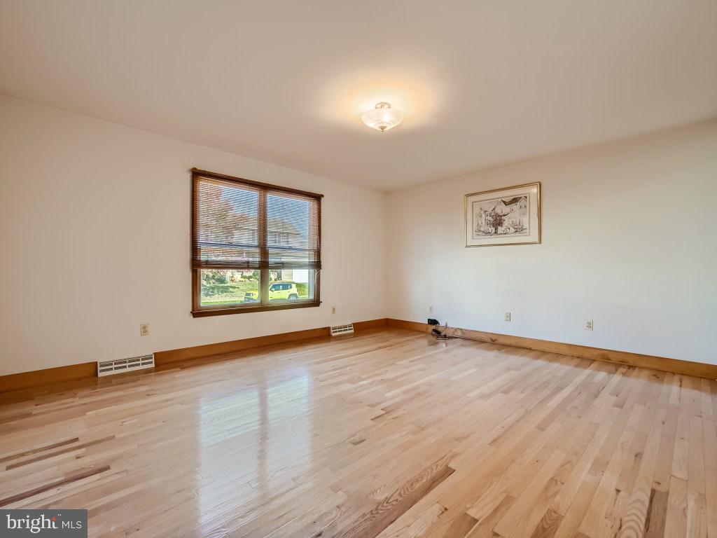 PERRING WOODS COURT - Residential