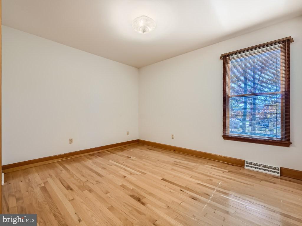 PERRING WOODS COURT - Residential