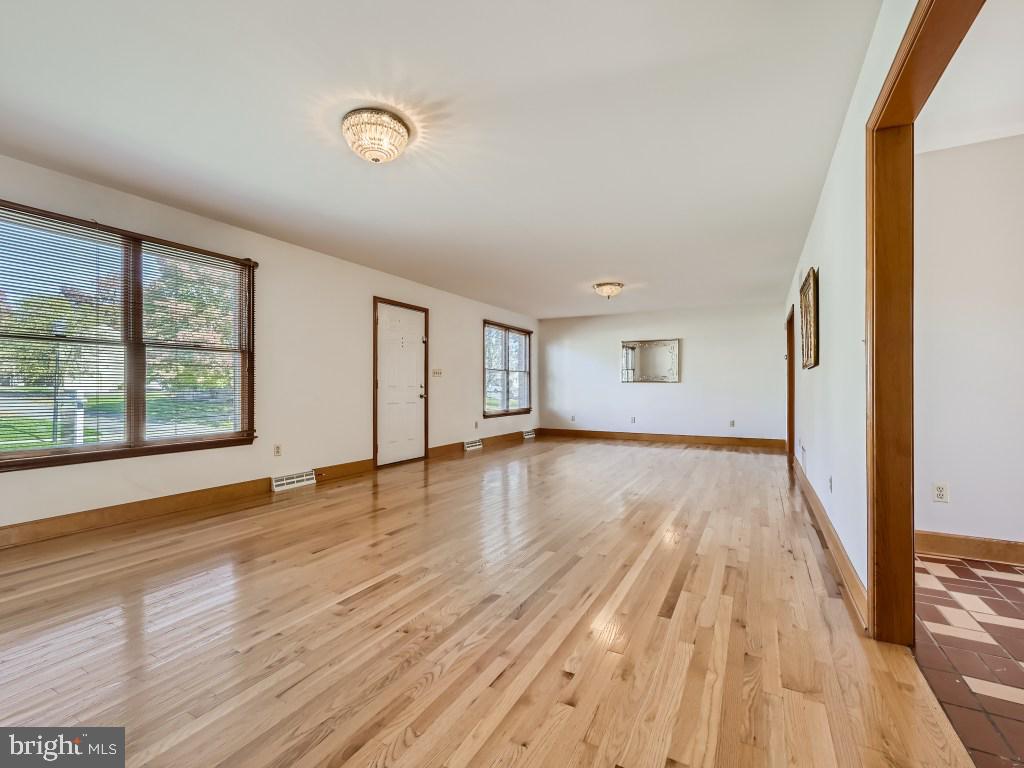 PERRING WOODS COURT - Residential