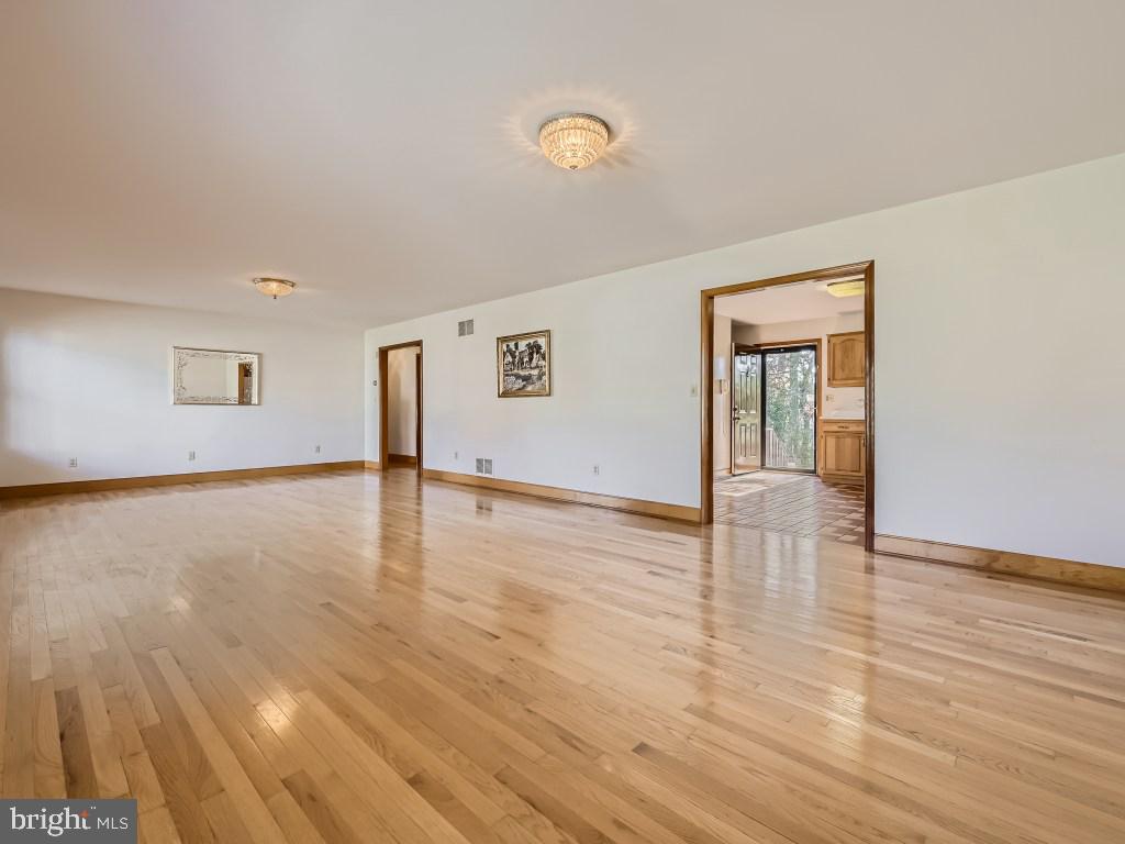 PERRING WOODS COURT - Residential