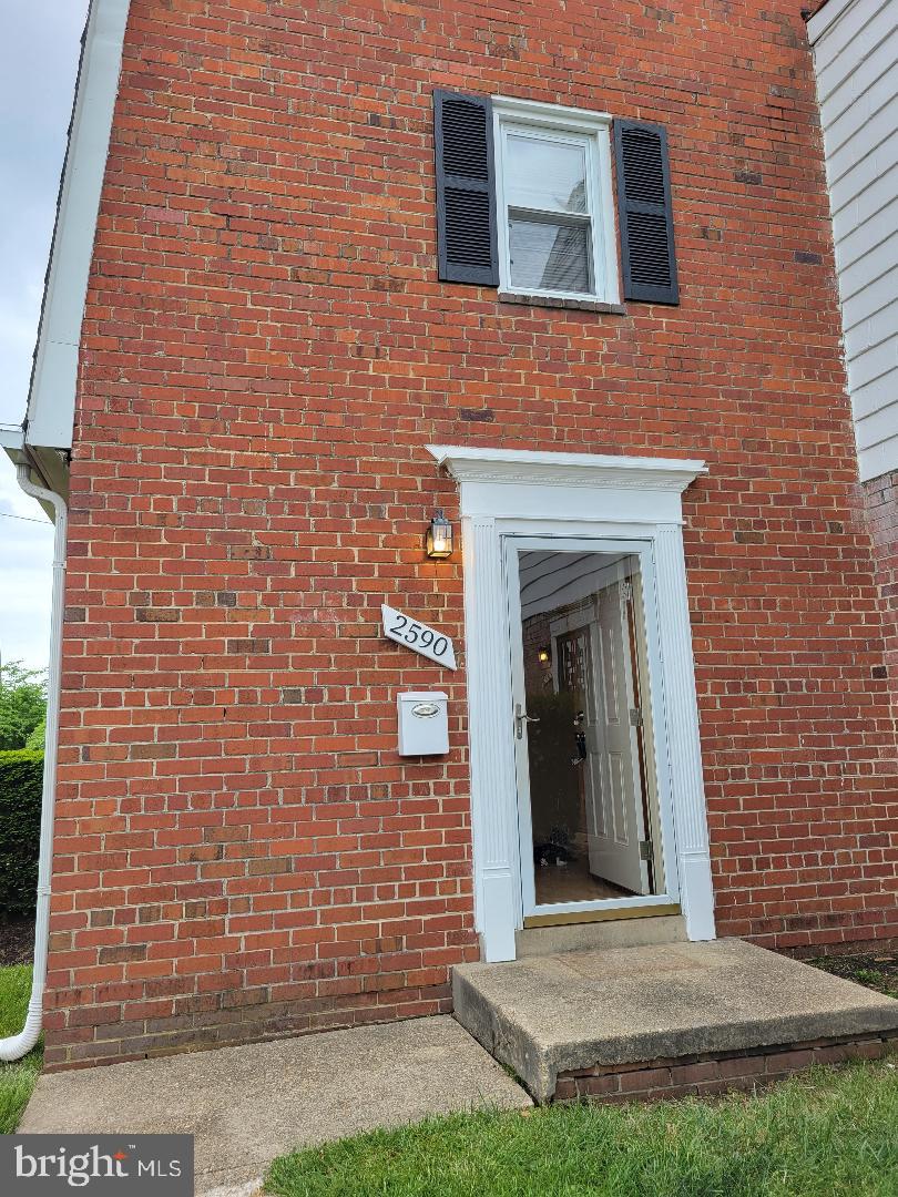 IVERSON VILLAGE CONDO - Residential Lease