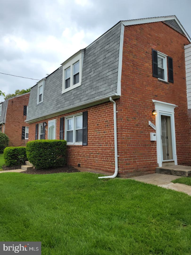 IVERSON VILLAGE CONDO - Residential Lease