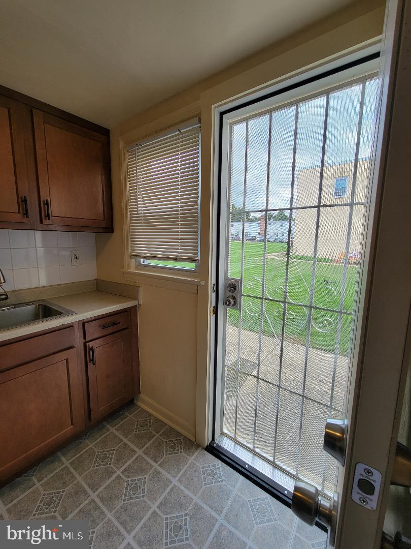 IVERSON VILLAGE CONDO - Residential Lease