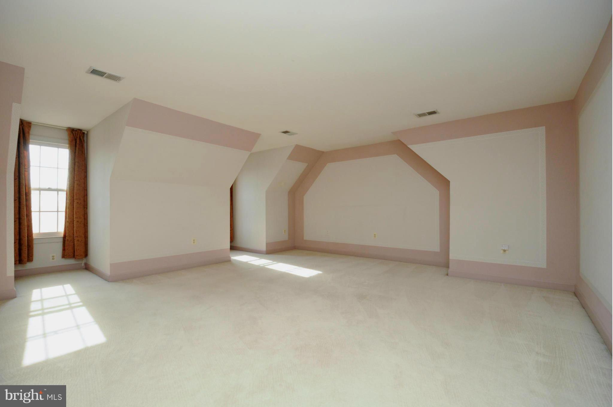 ASHBURN VILLAGE - Residential Lease