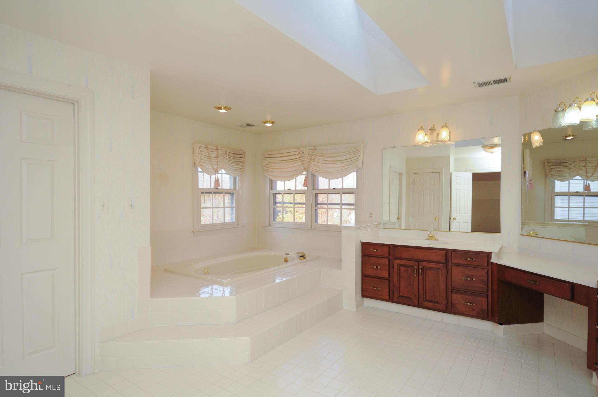 ASHBURN VILLAGE - Residential Lease