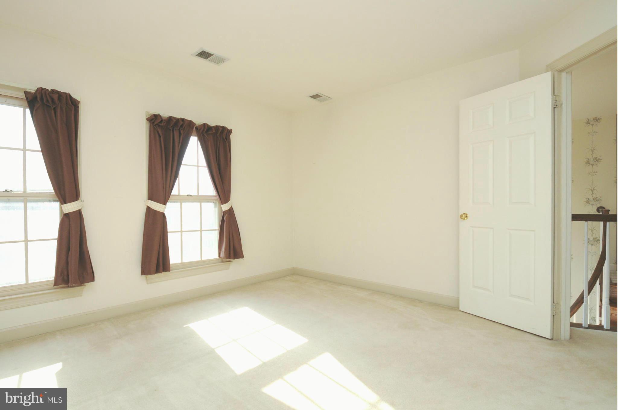 ASHBURN VILLAGE - Residential Lease