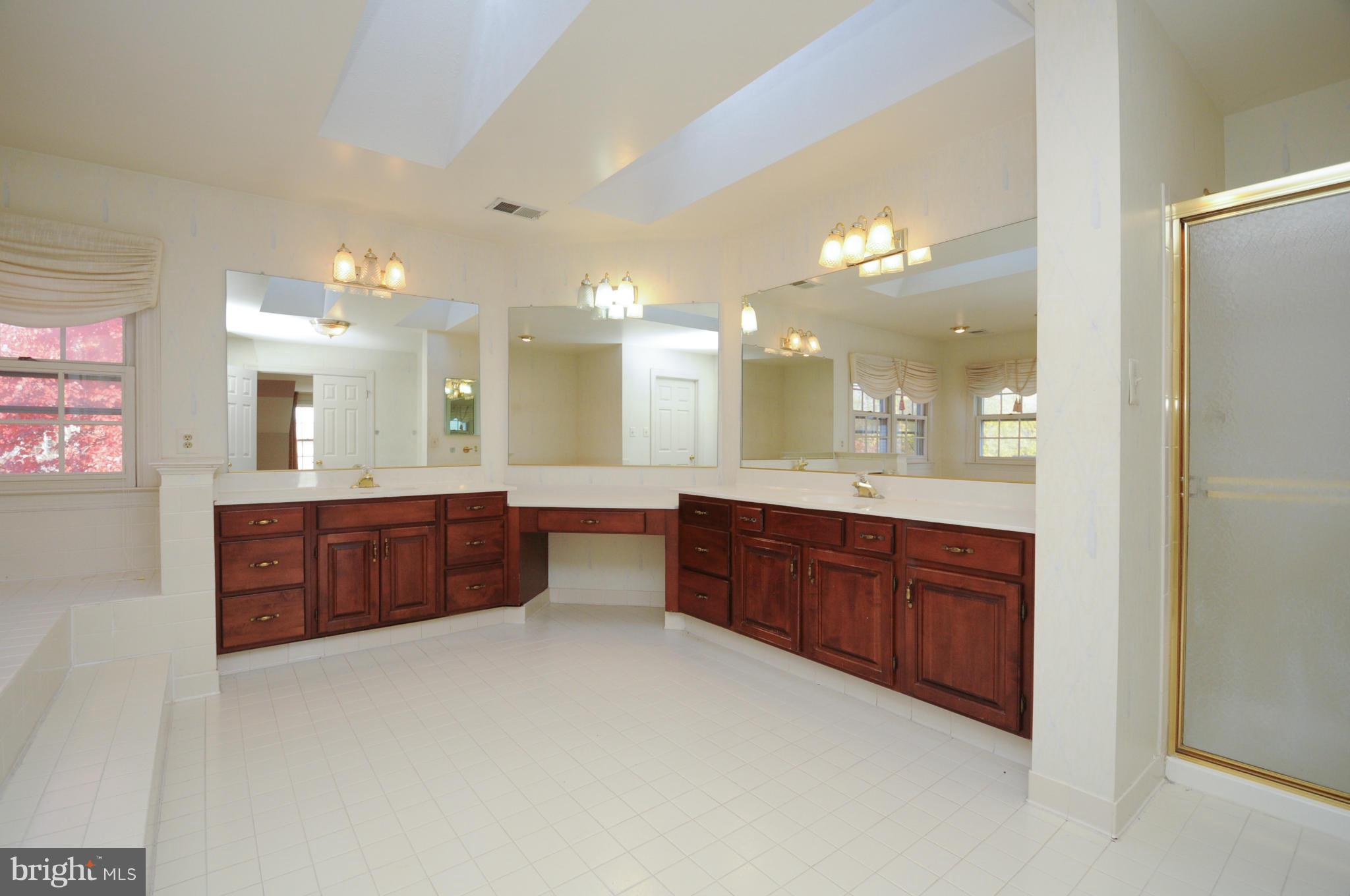 ASHBURN VILLAGE - Residential Lease