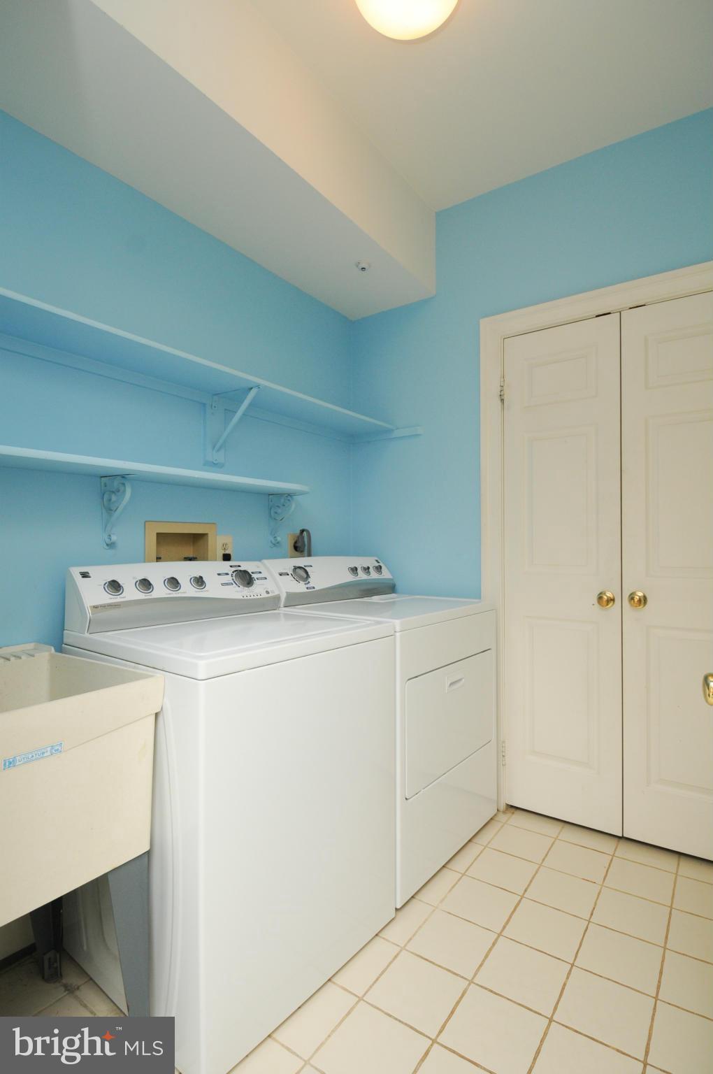 ASHBURN VILLAGE - Residential Lease