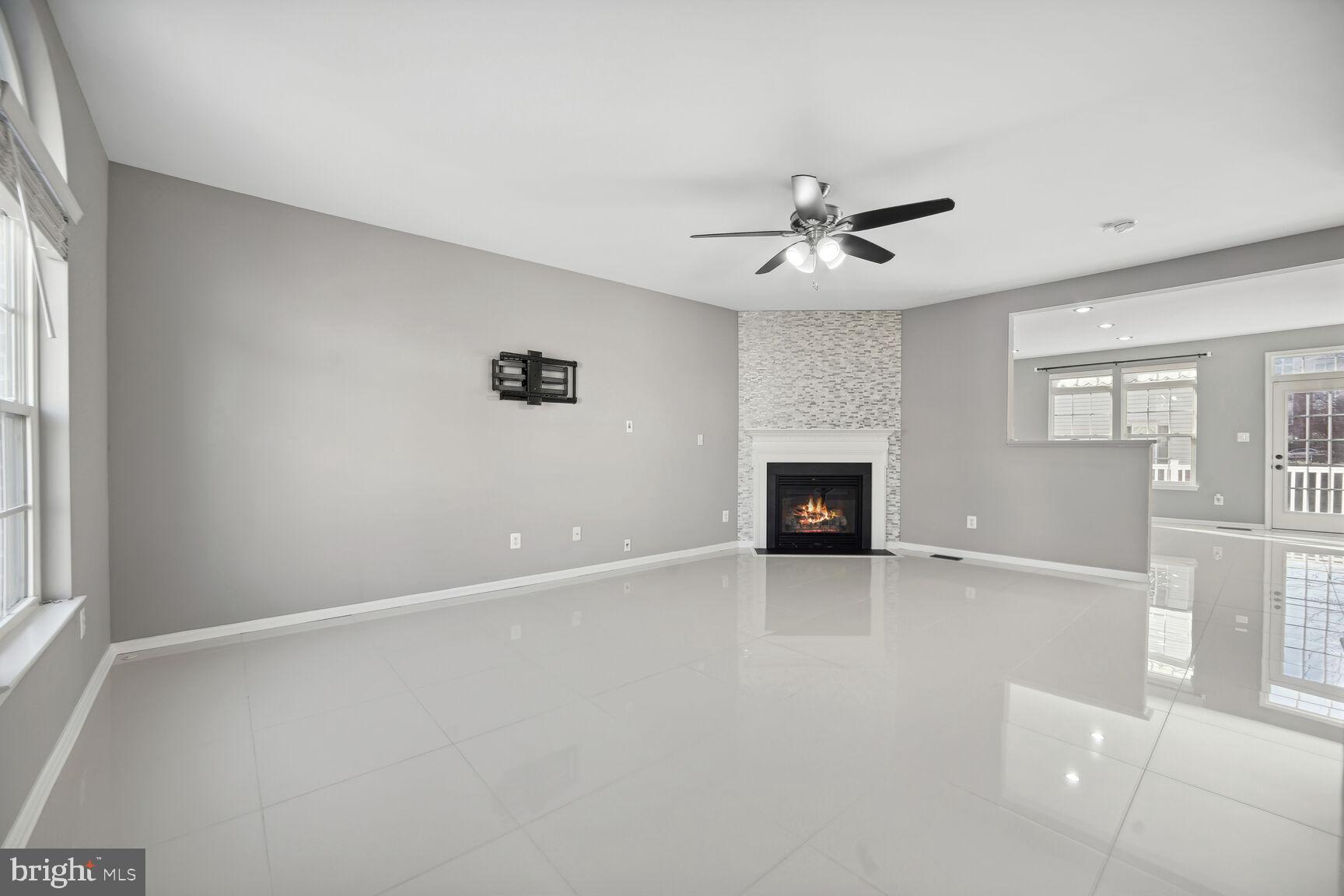 POTOMAC CLUB - Residential Lease