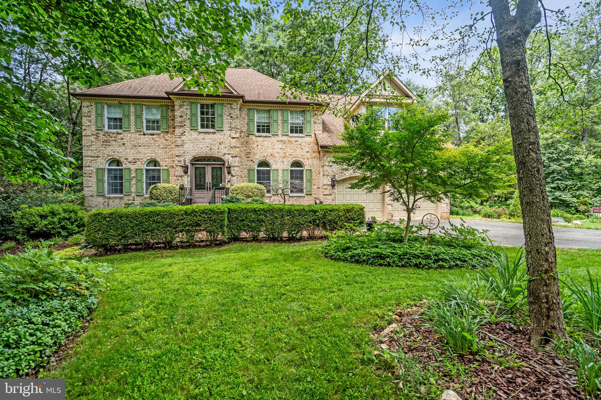 6886 WELL HOUSE DRIVE