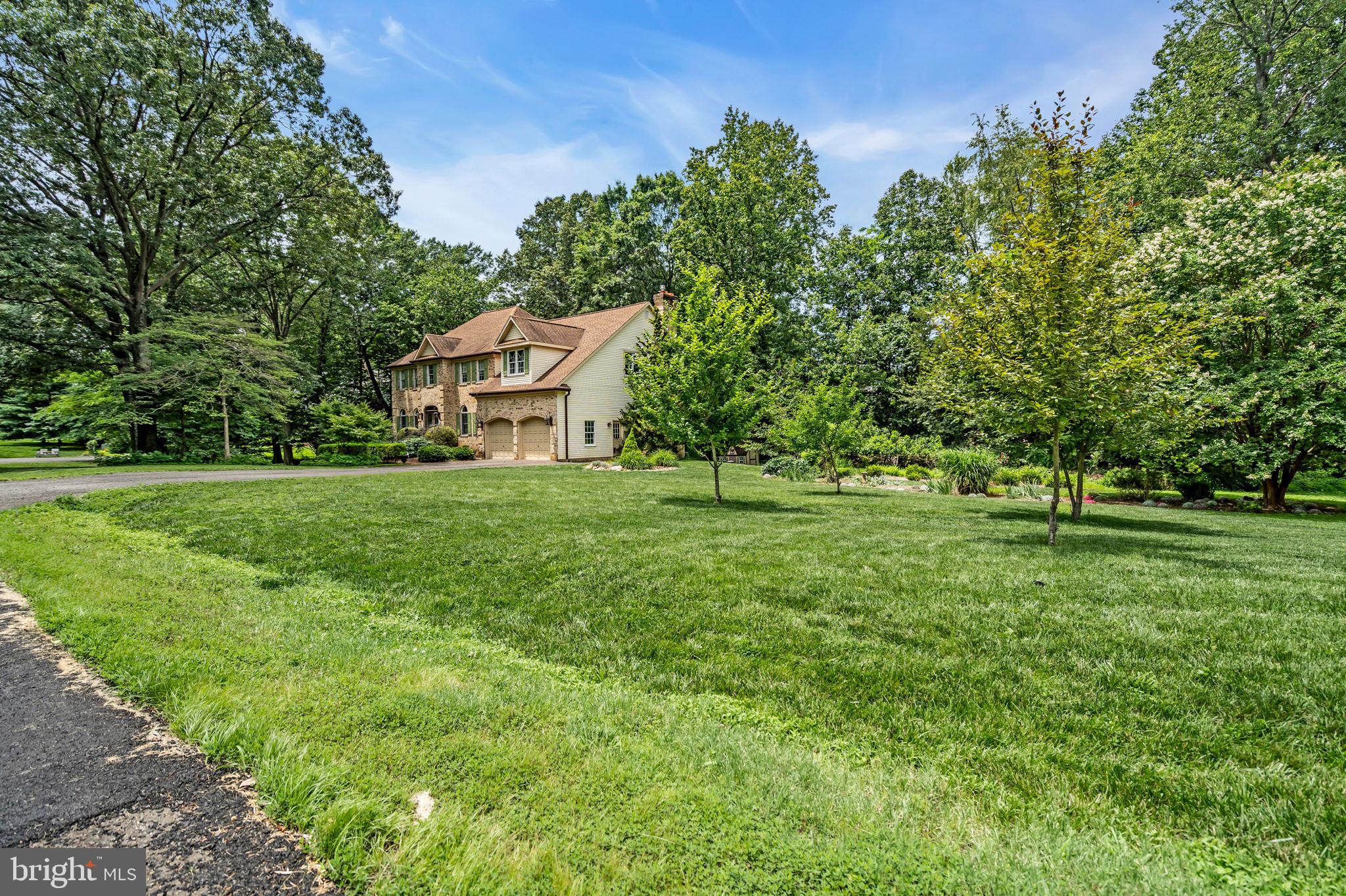 6886 WELL HOUSE DRIVE