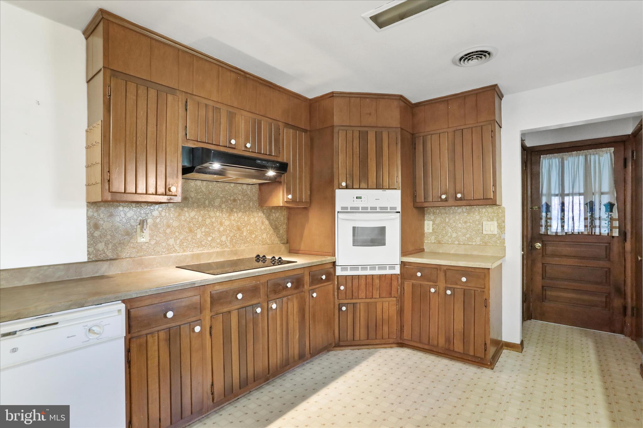 207 UNIVERSITY DRIVE DRIVE