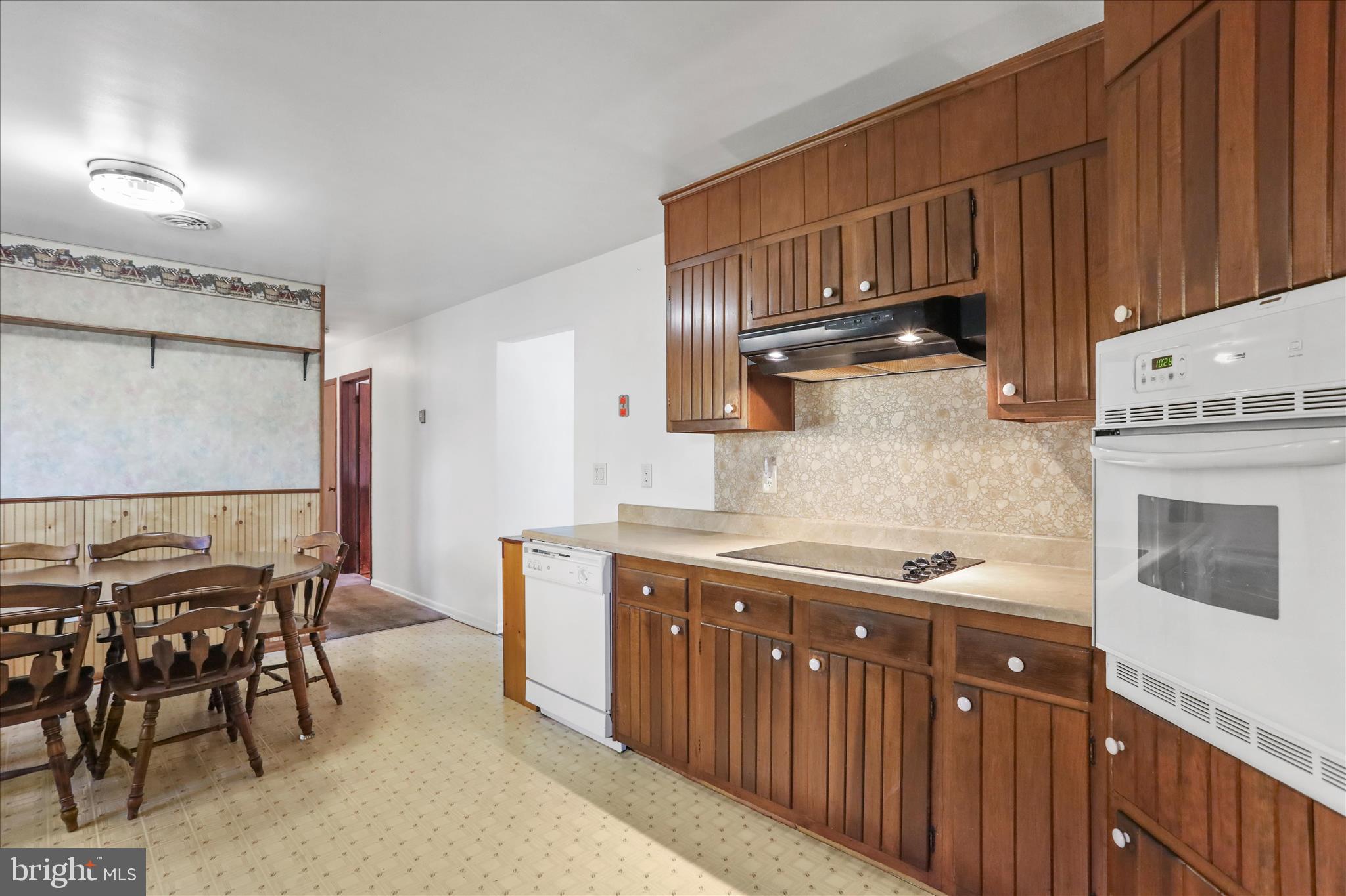 207 UNIVERSITY DRIVE DRIVE