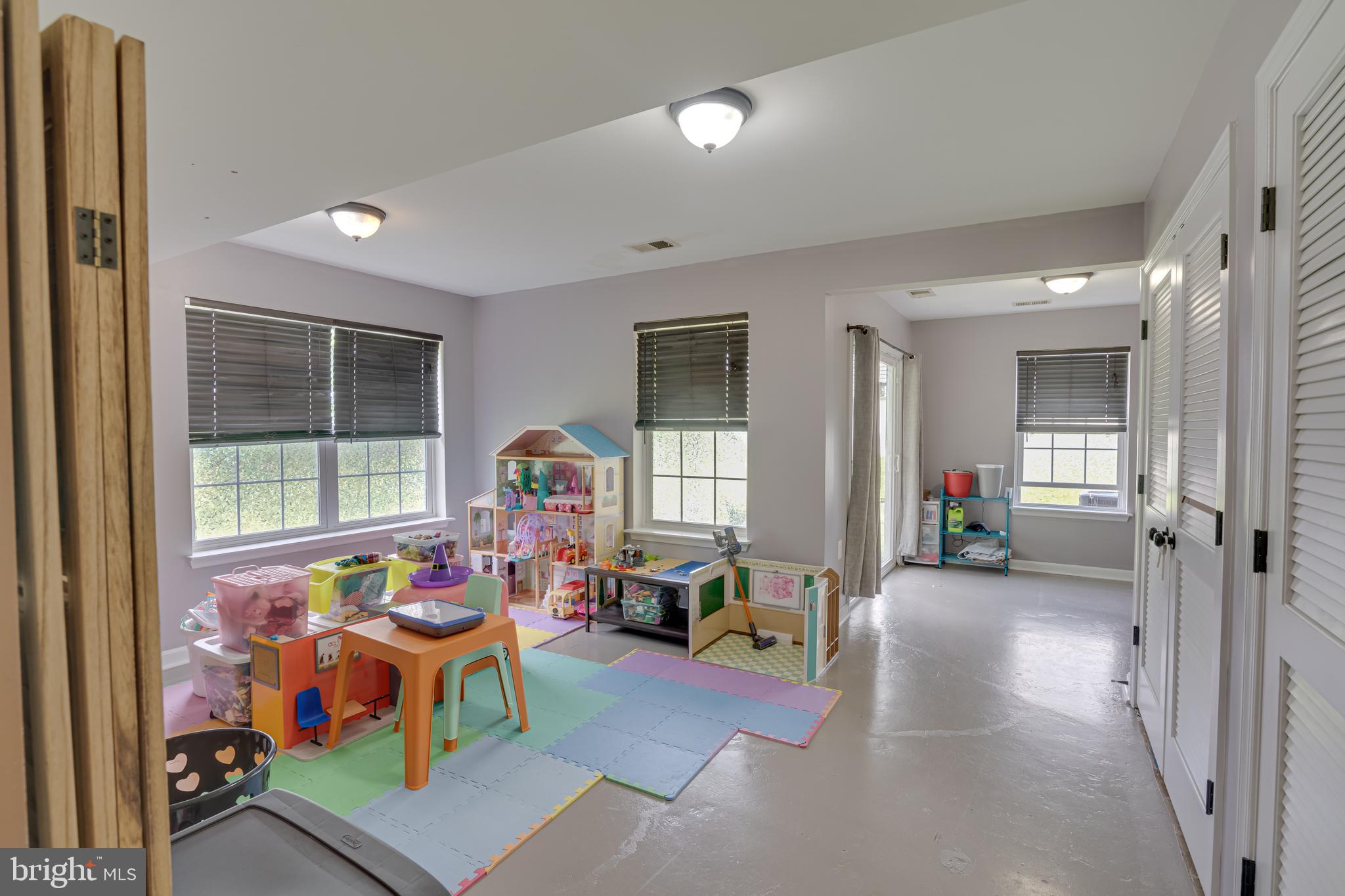 LEE'S RIDGE - Residential