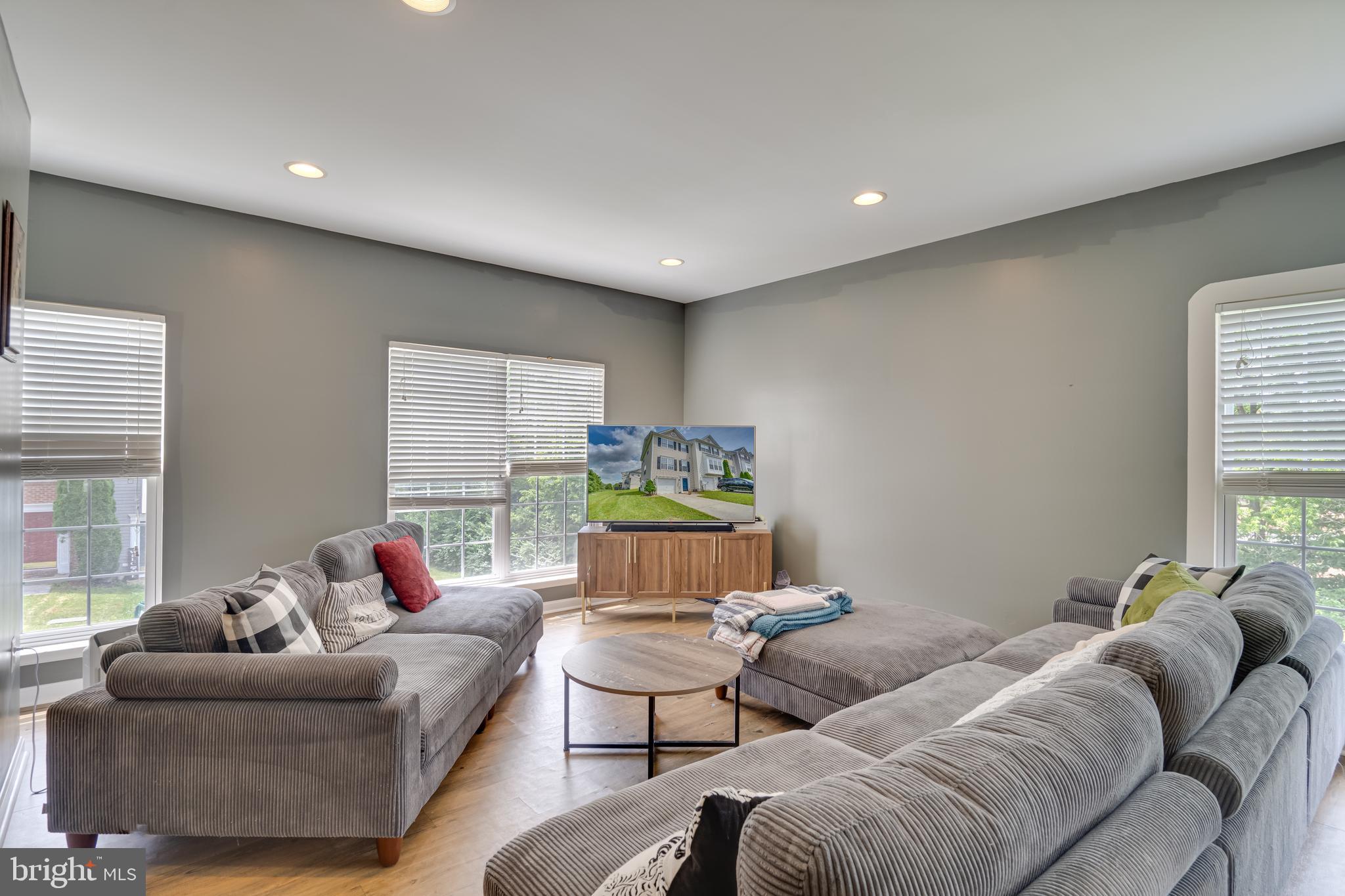 LEE'S RIDGE - Residential