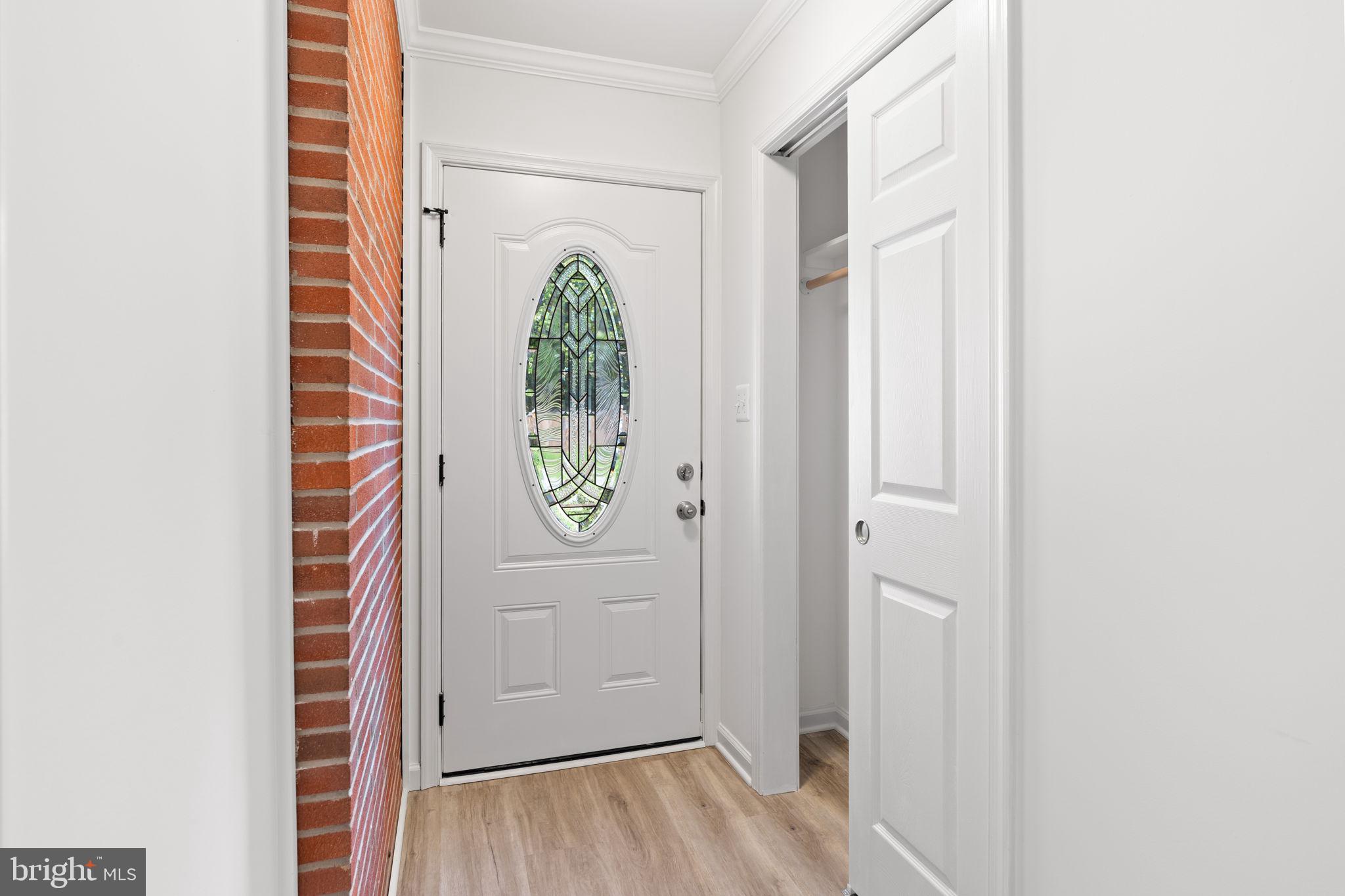8 OAK AVENUE