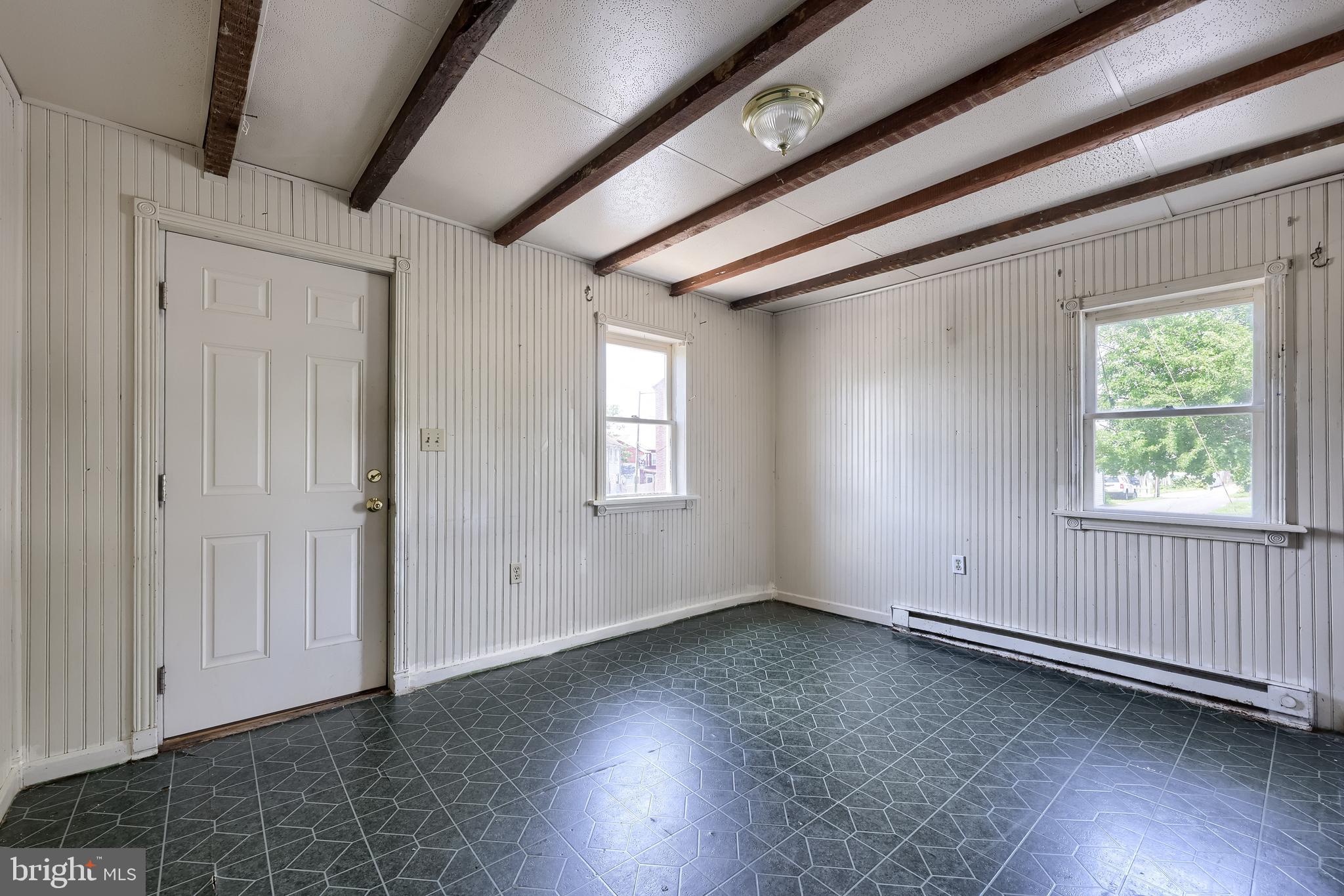 521 CONCORD LANE