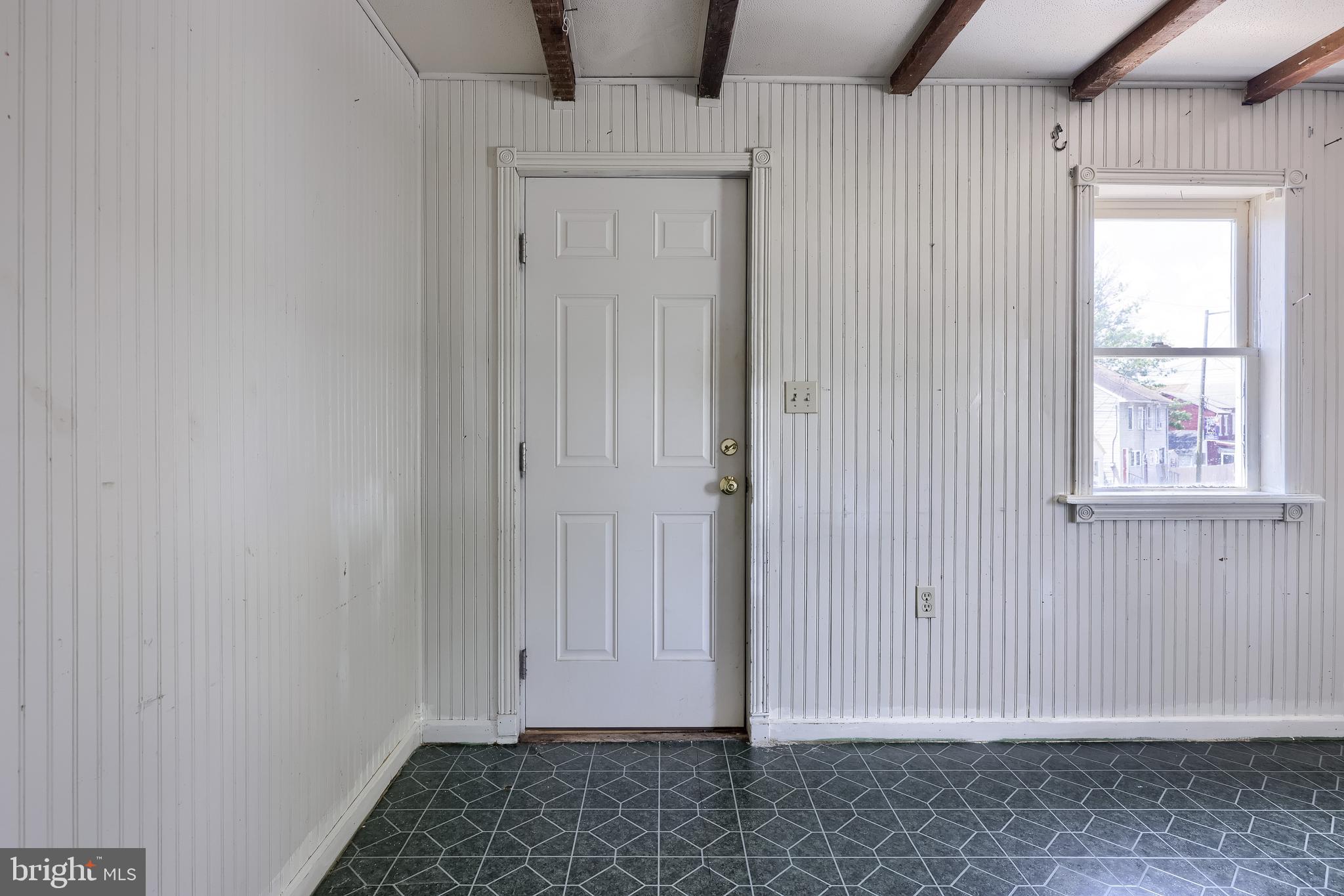 521 CONCORD LANE