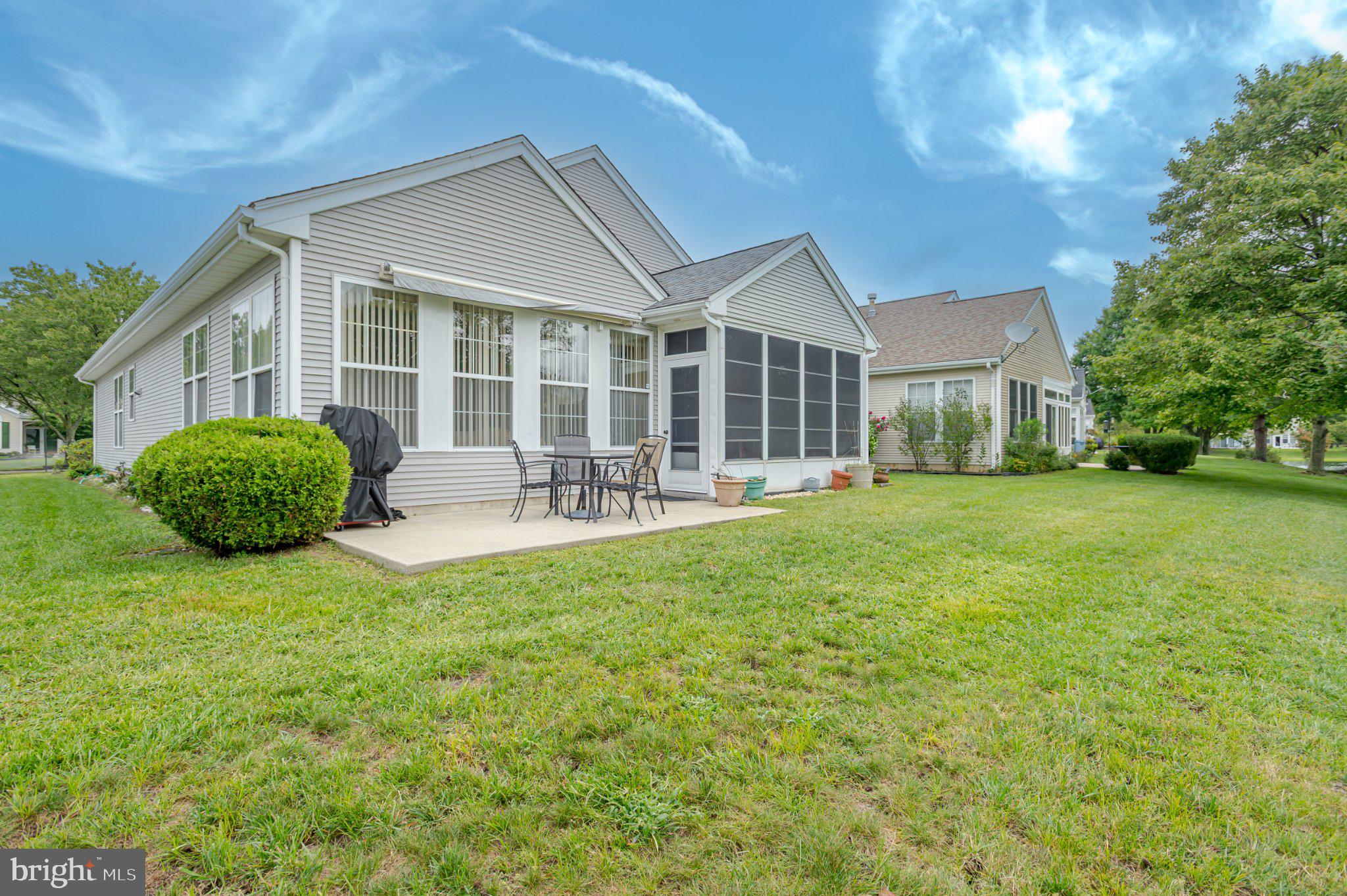37 PEMBROOKE WAY