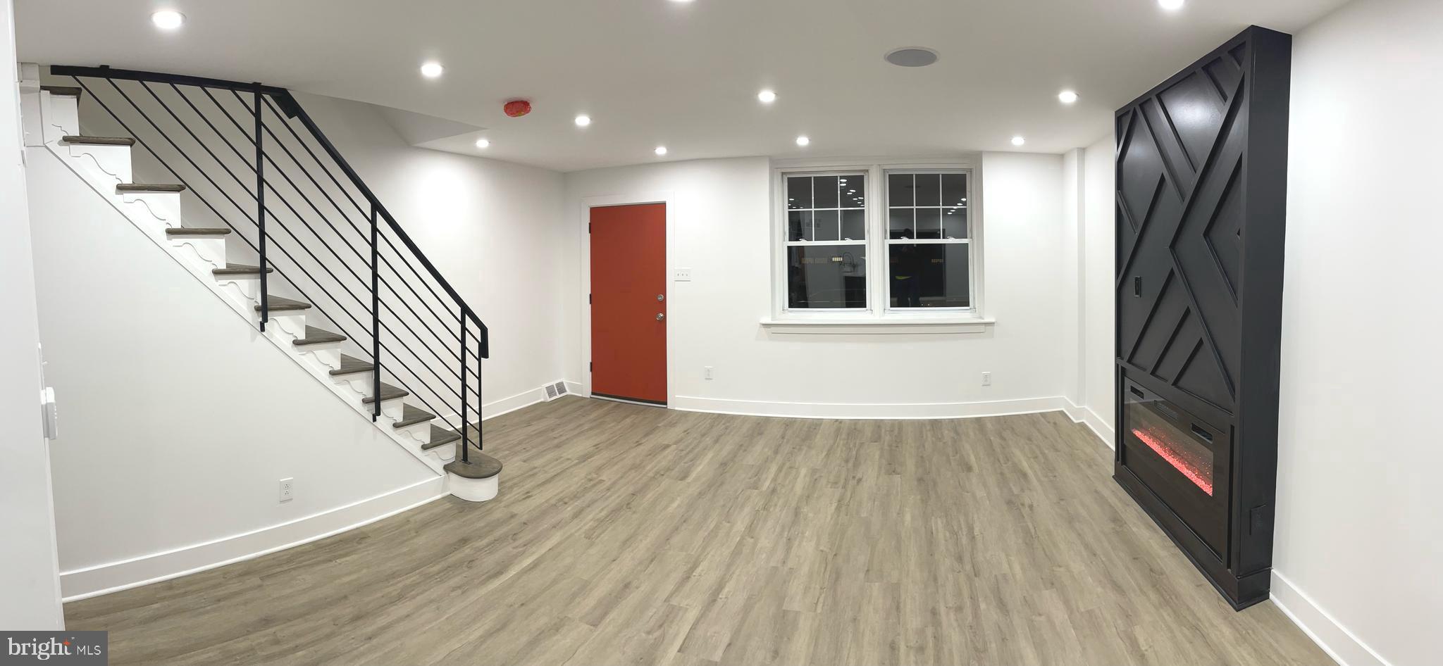LAWNCREST - Residential
