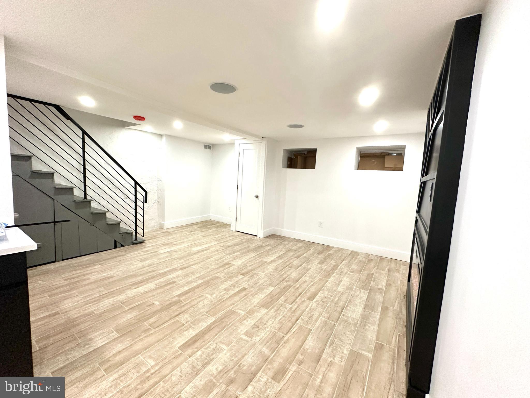 LAWNCREST - Residential