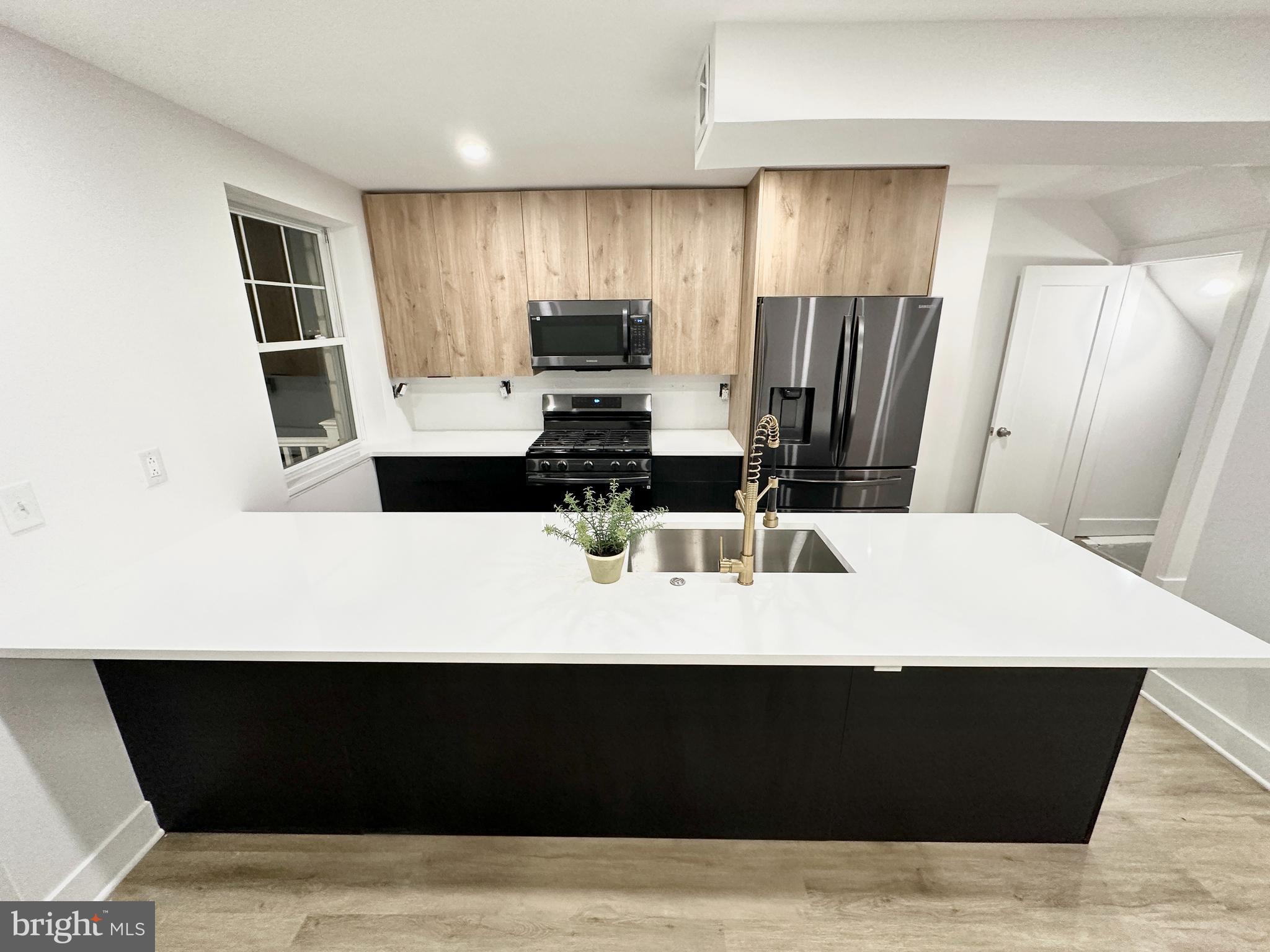 LAWNCREST - Residential