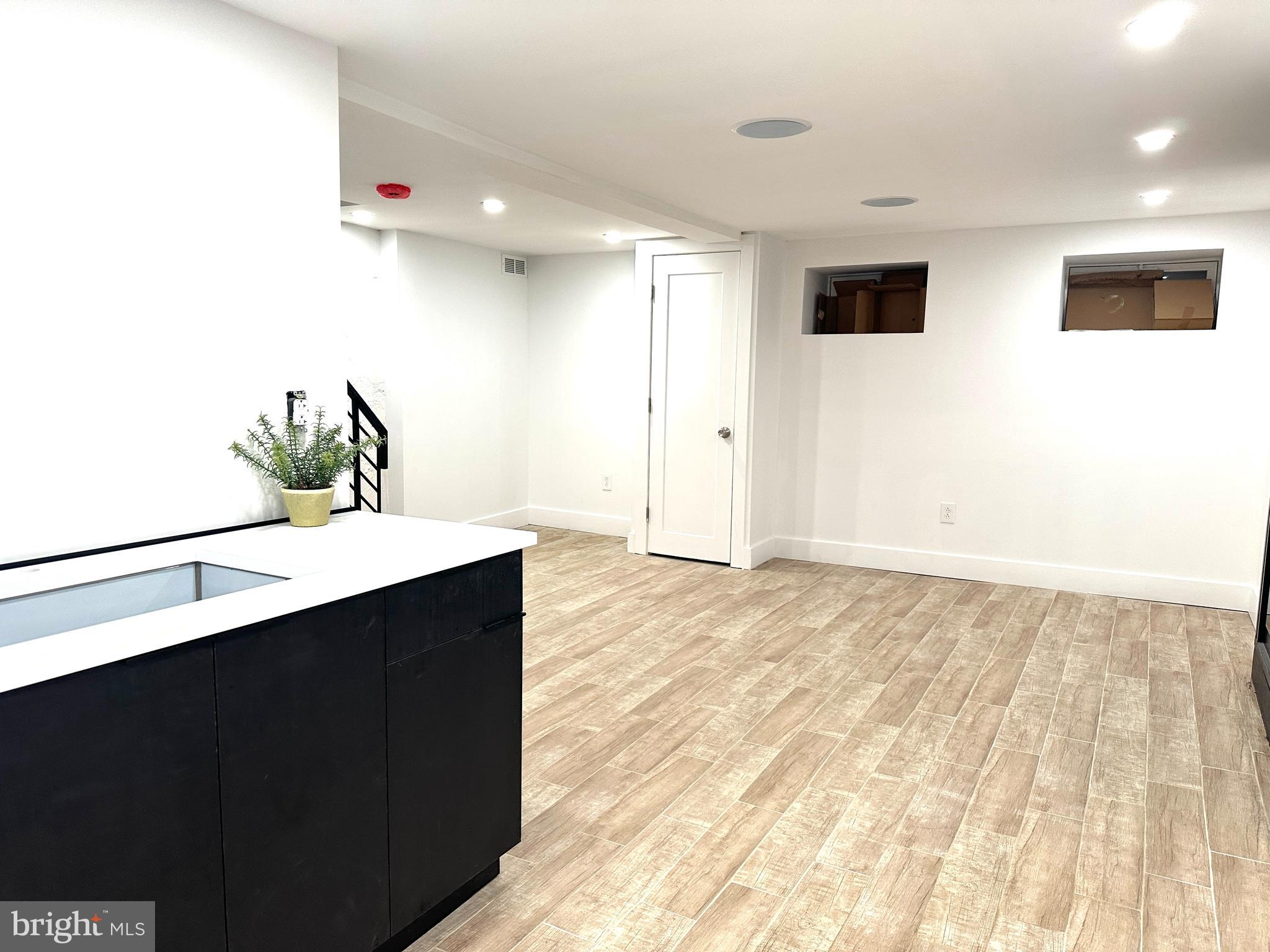 LAWNCREST - Residential