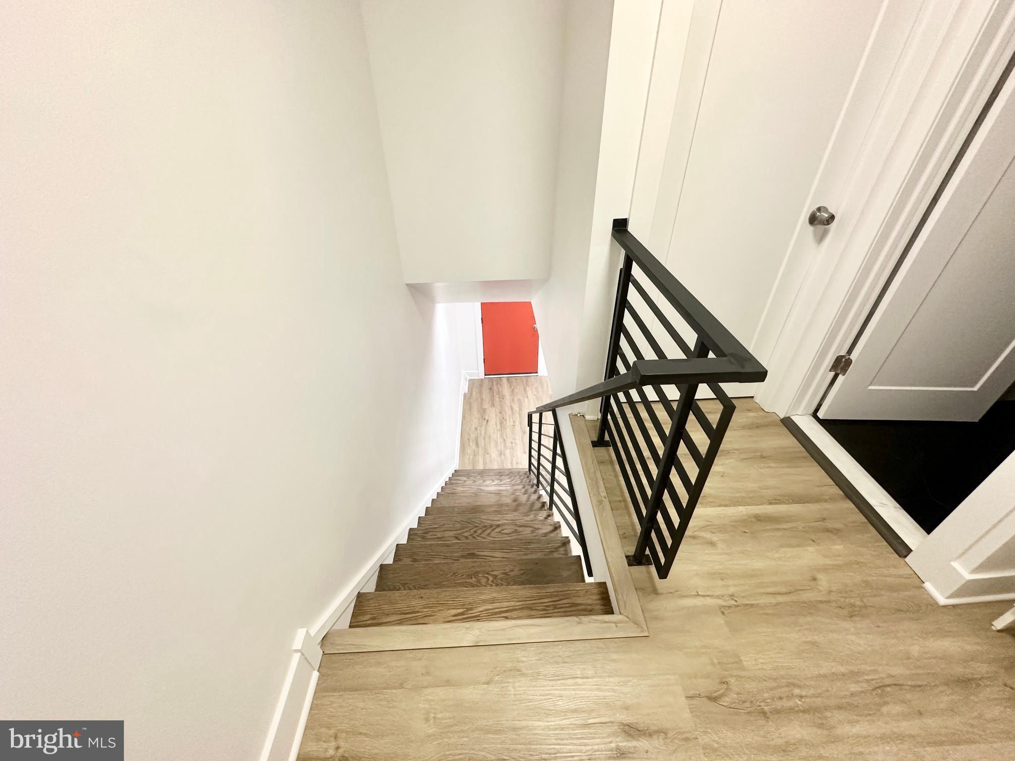 LAWNCREST - Residential