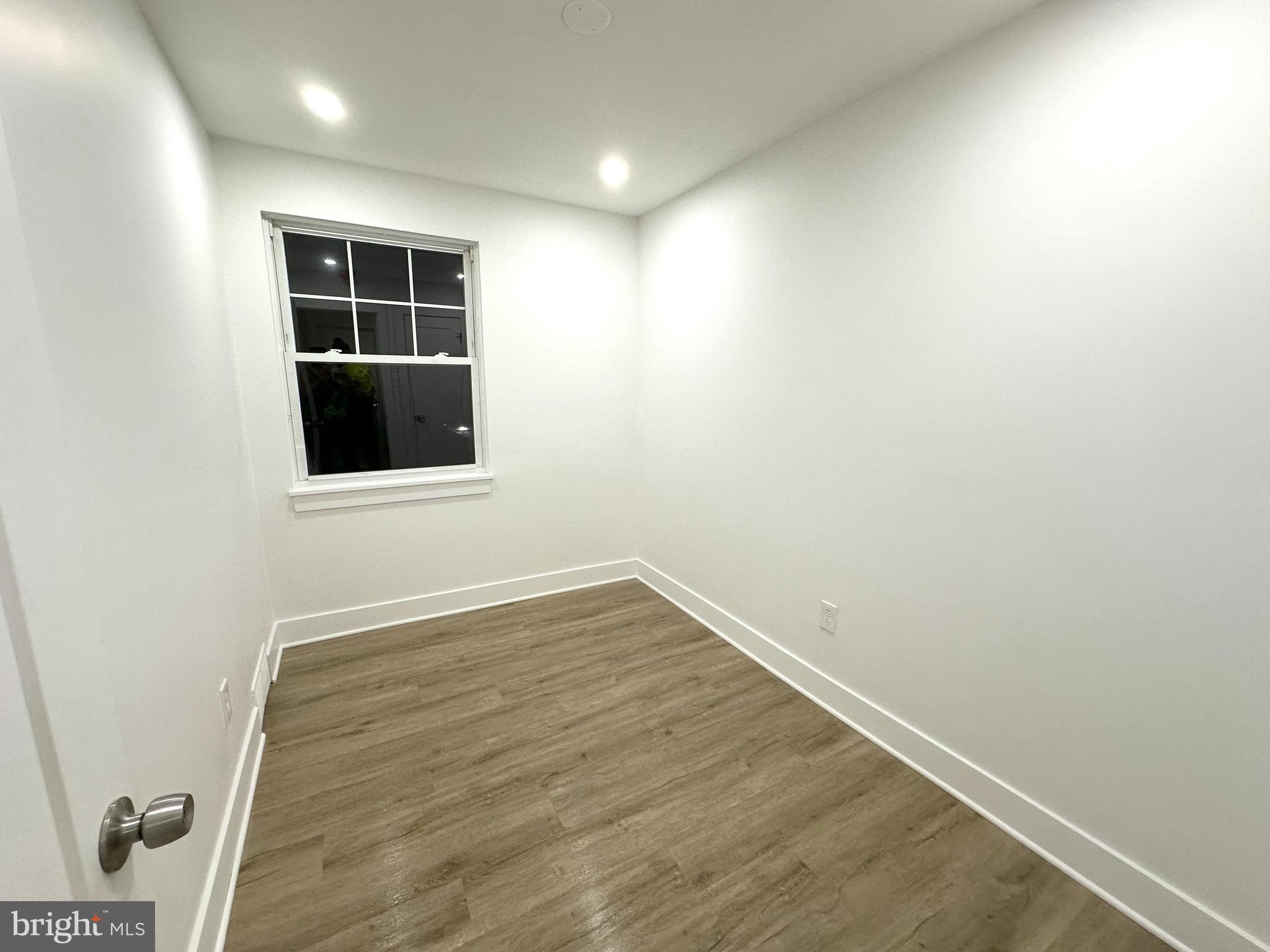 LAWNCREST - Residential