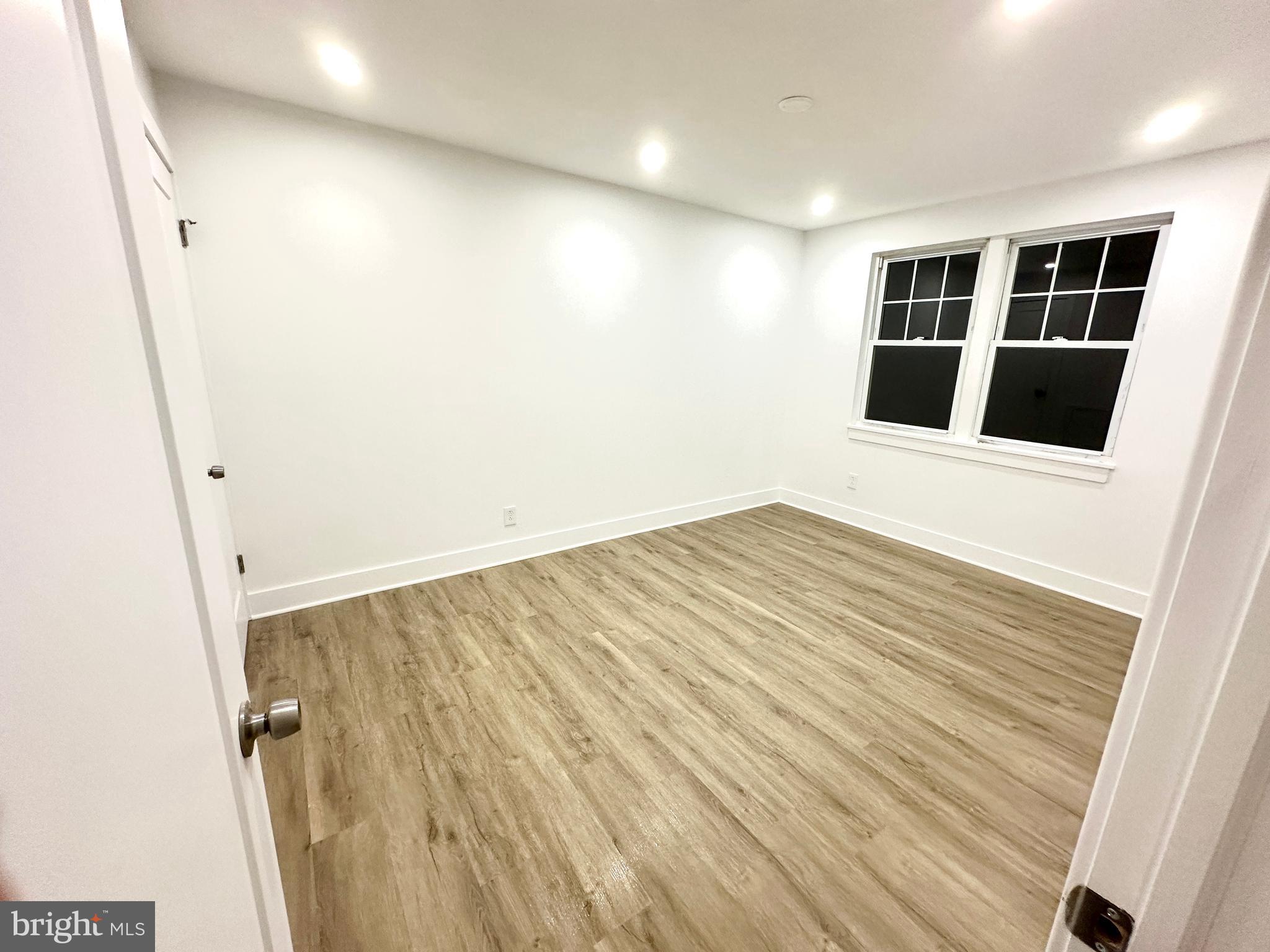 LAWNCREST - Residential