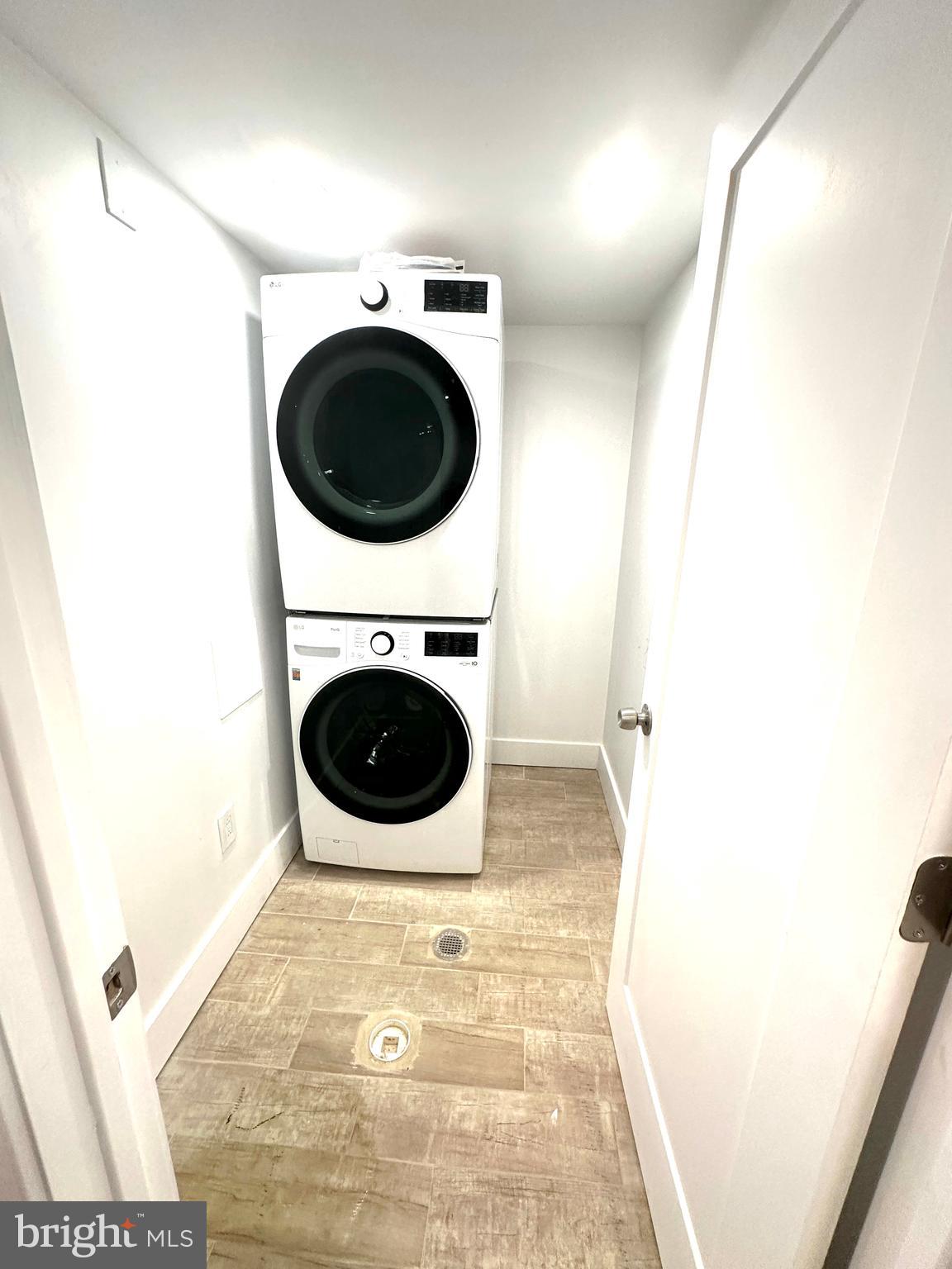 LAWNCREST - Residential