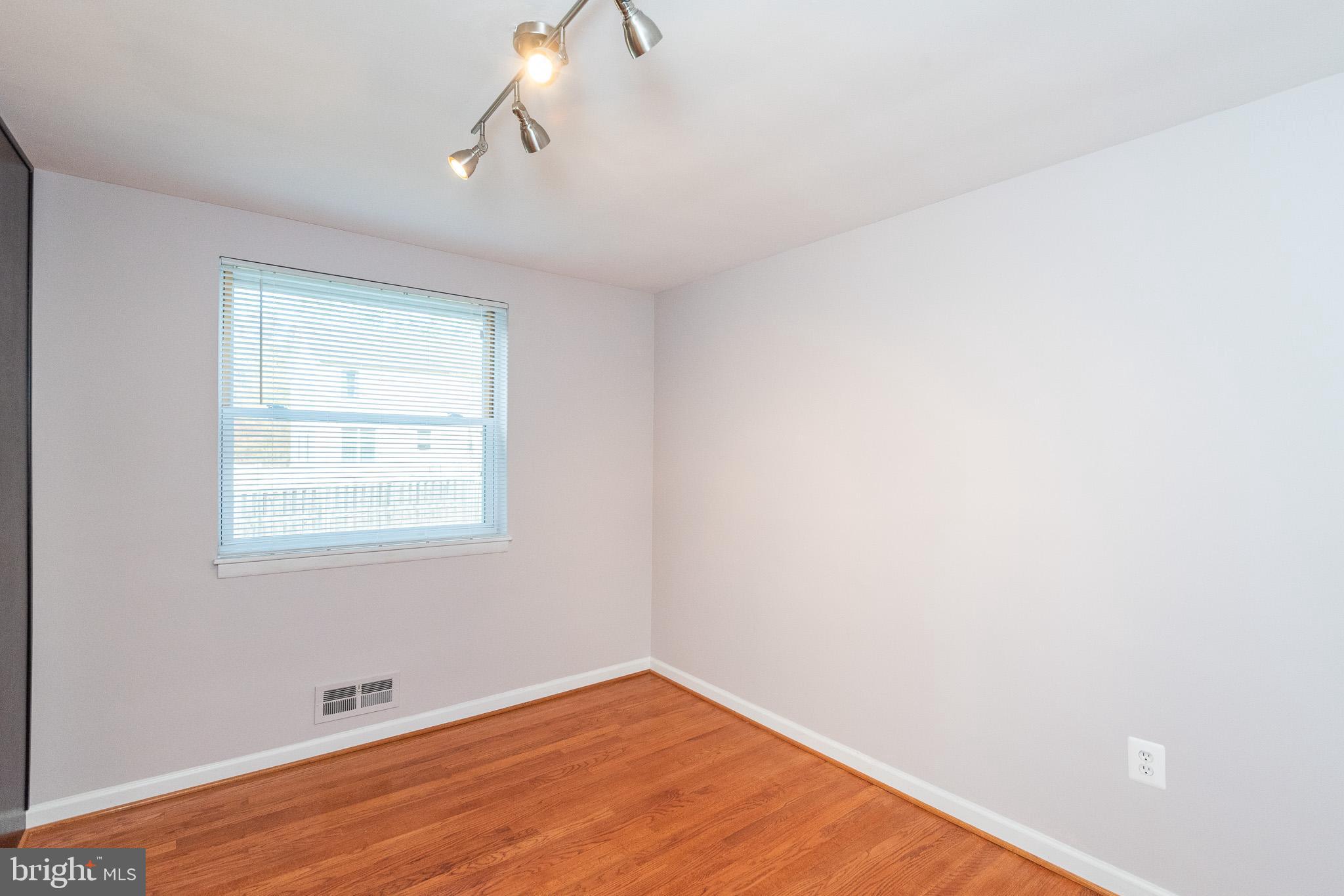 RIDGE GROVE - Residential