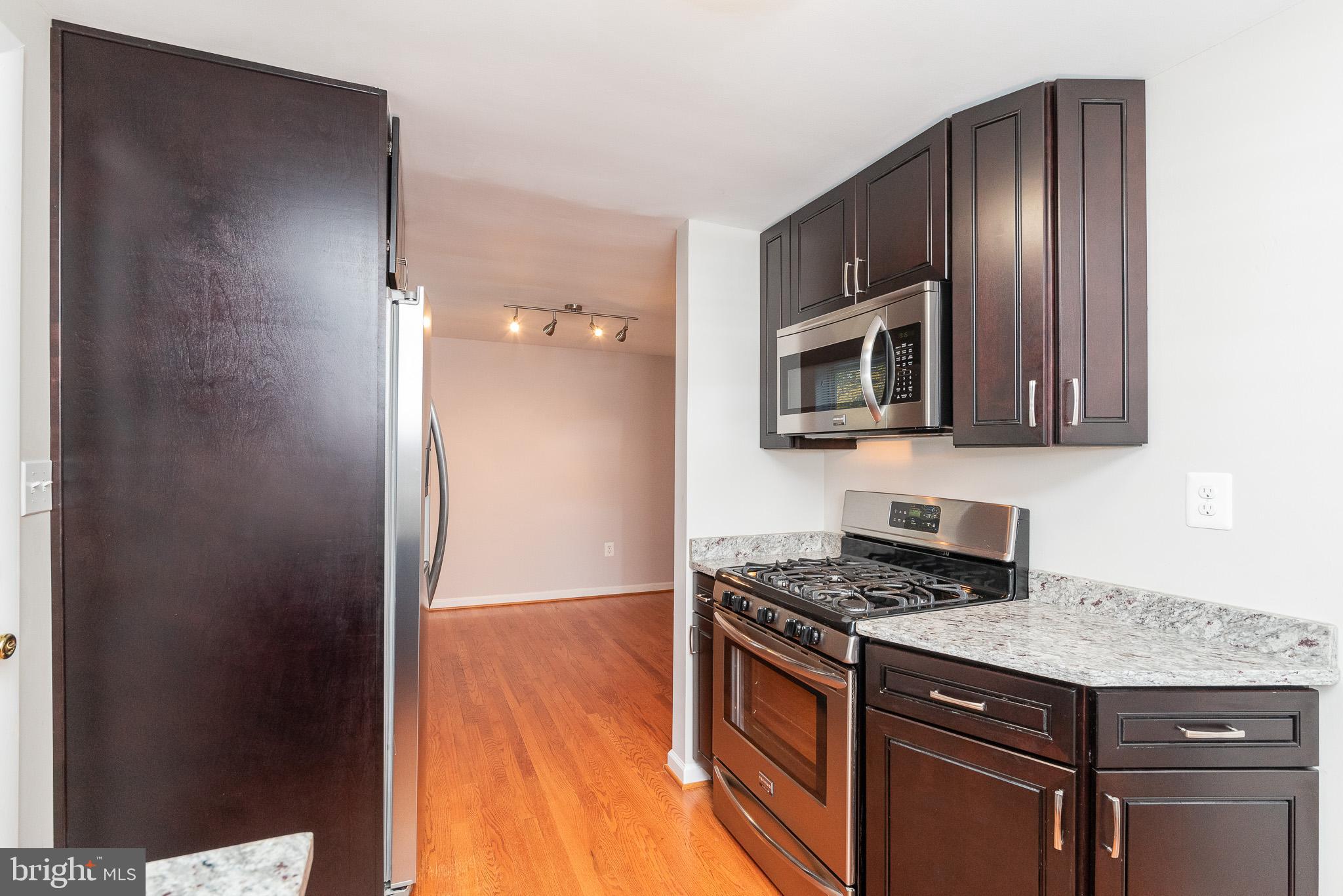 RIDGE GROVE - Residential