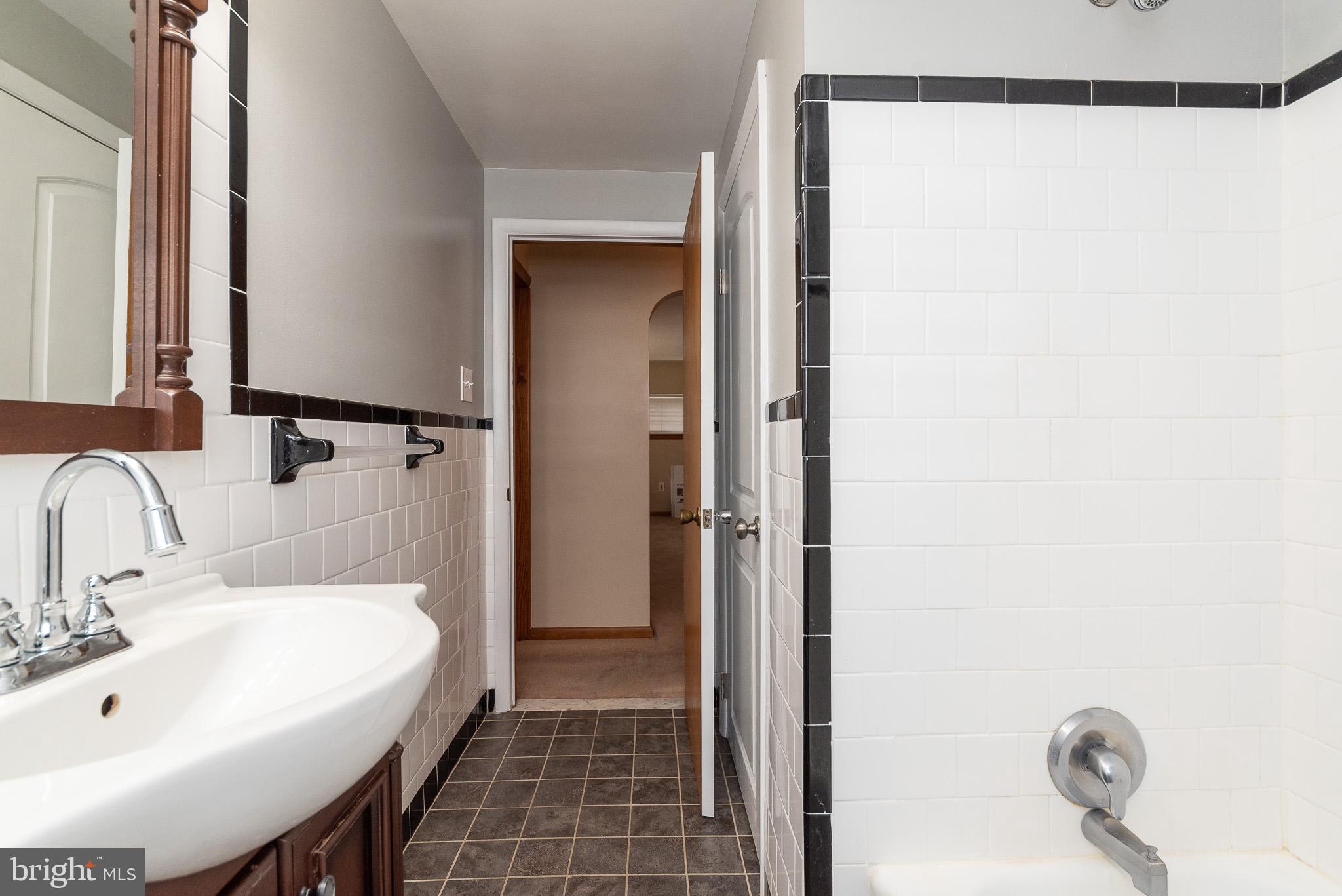 RIDGE GROVE - Residential