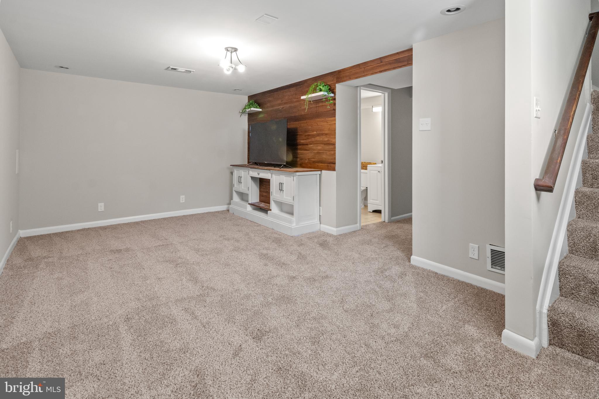 TURF VALLEY - Residential