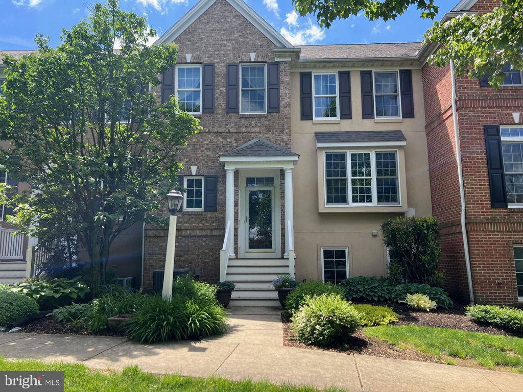 Photo of 316 Great Lawn Circle, Lancaster, PA 17602 (MLS # PALA2049992)