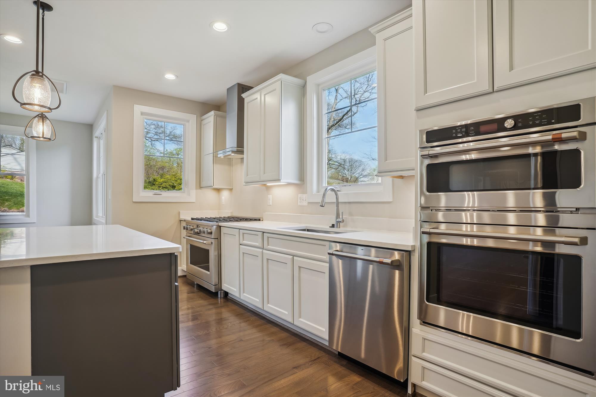 SLEEPY HOLLOW - Residential