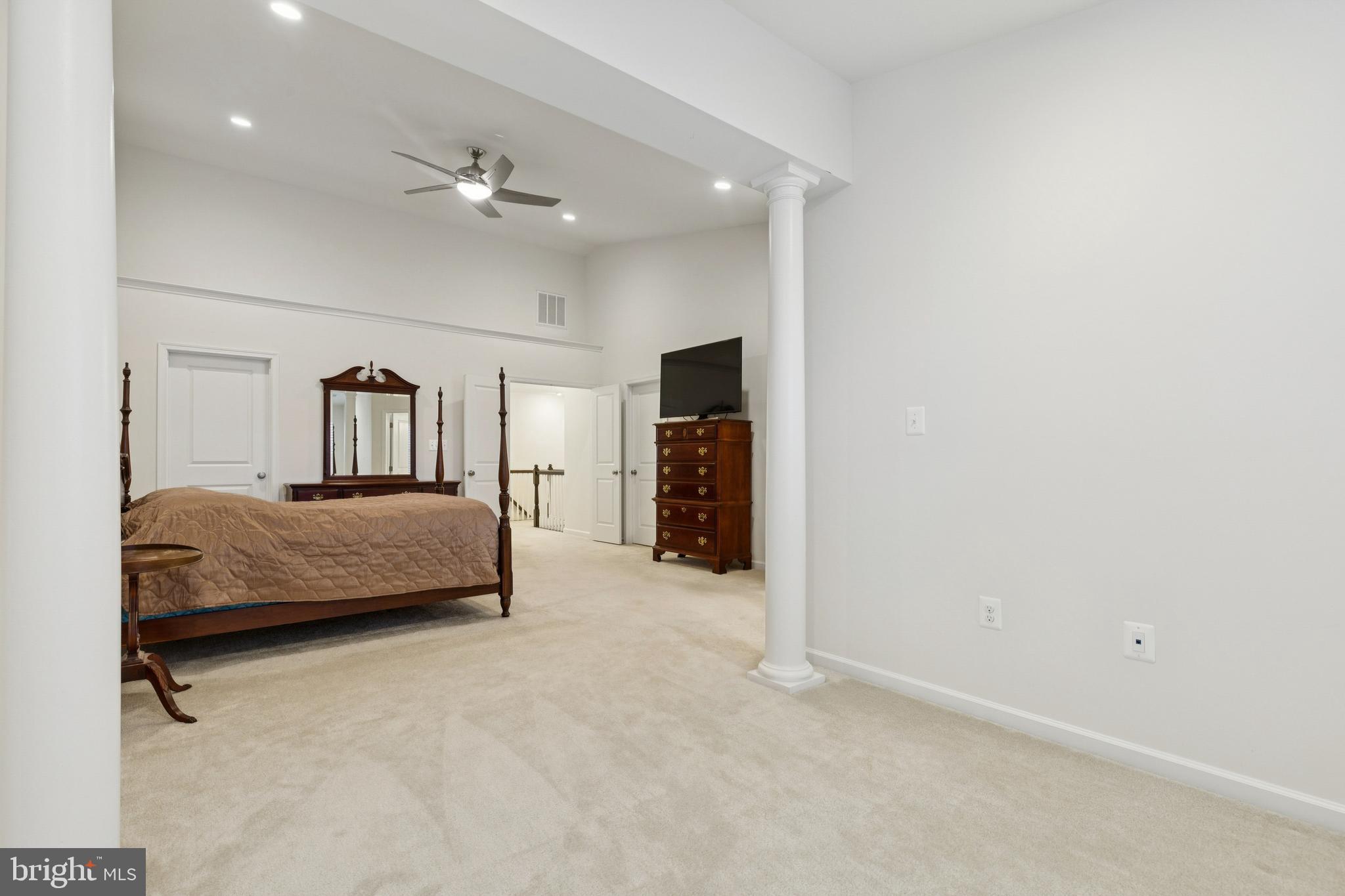 LOUDOUN VALLEY ESTATES 2 - Residential