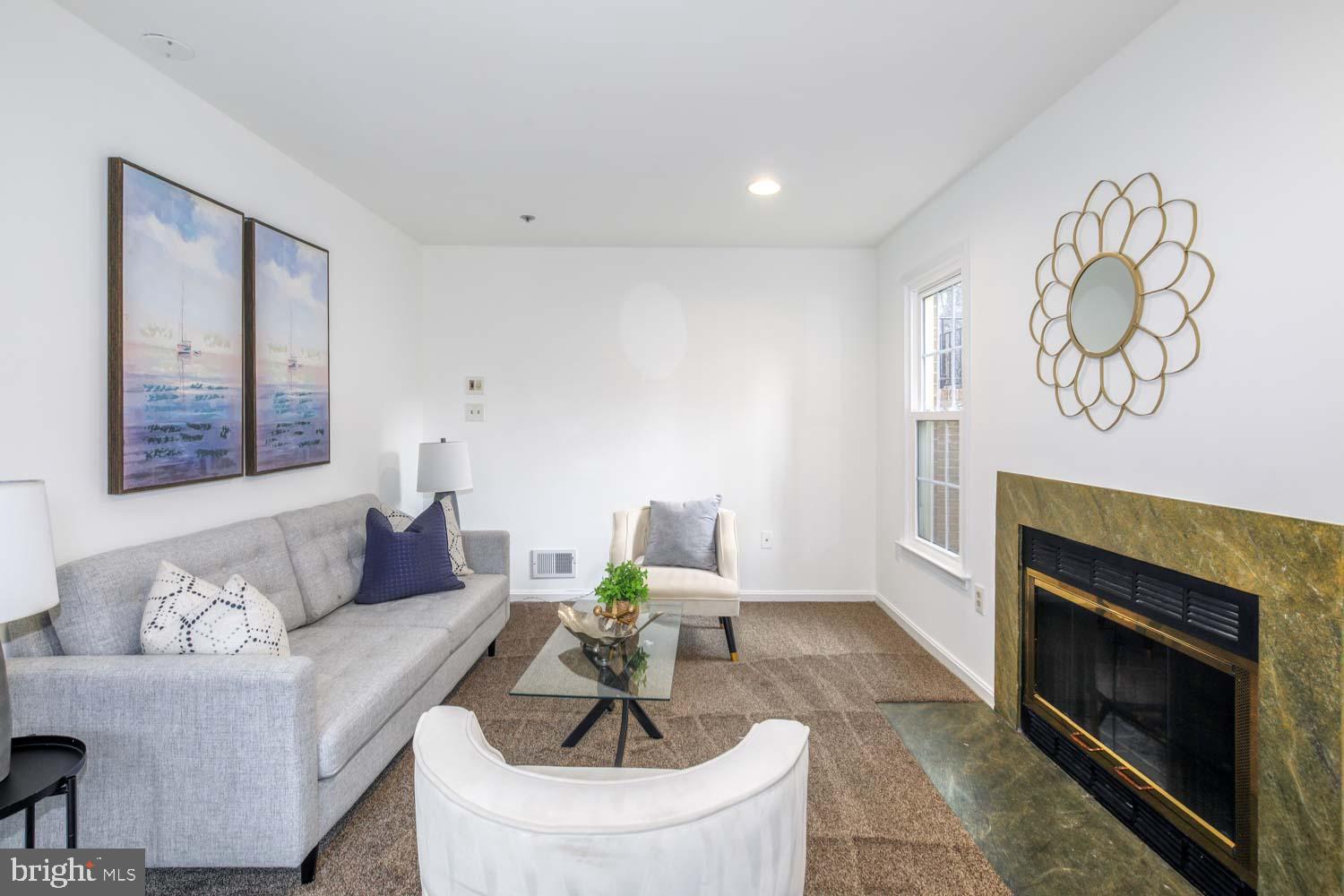 WOODSIDE - Residential