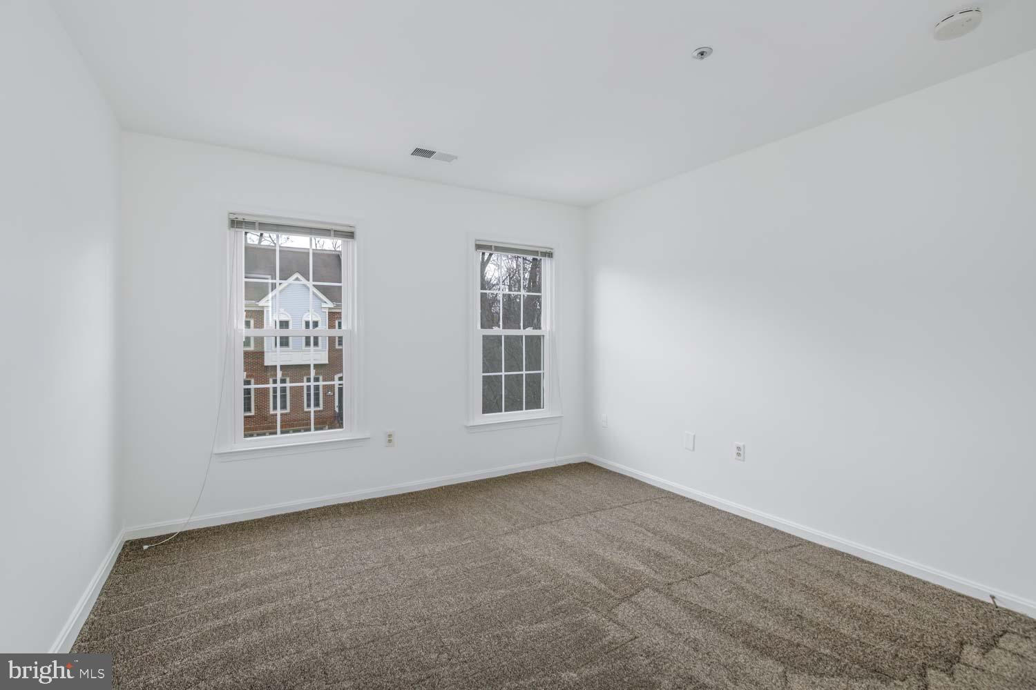 WOODSIDE - Residential