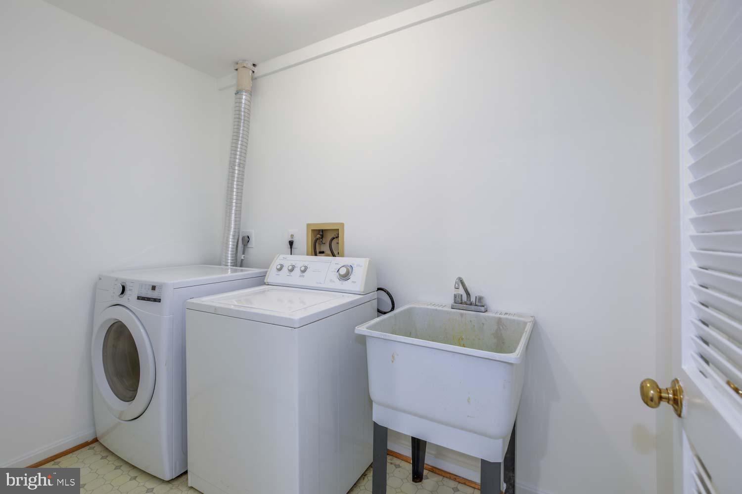 WOODSIDE - Residential