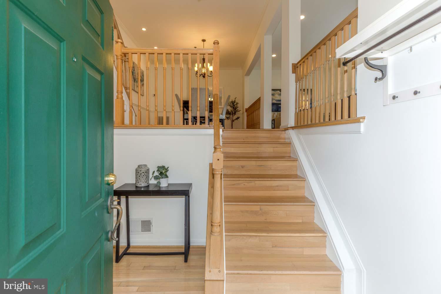 1709 LEIGHTON WOOD LANE