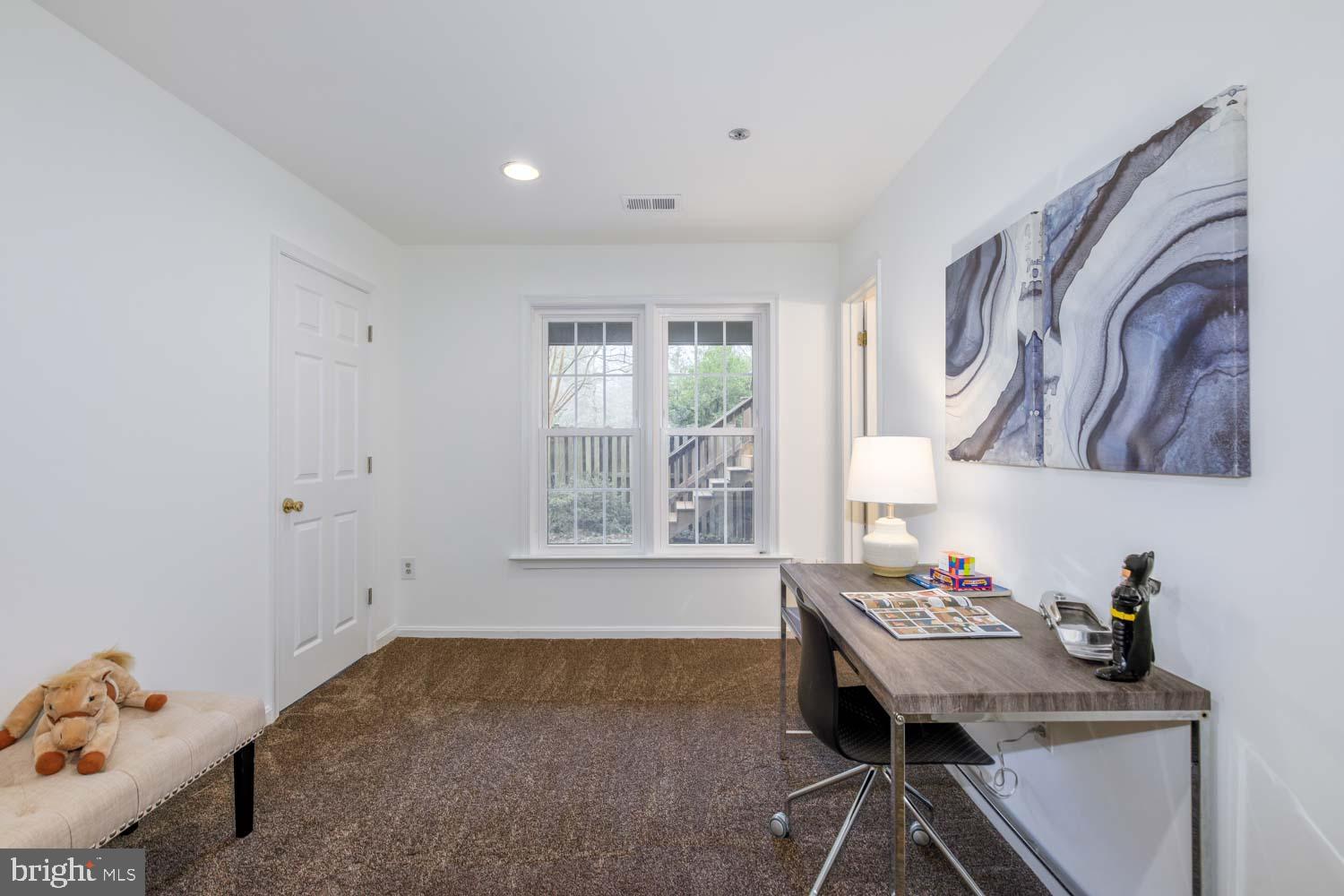 WOODSIDE - Residential