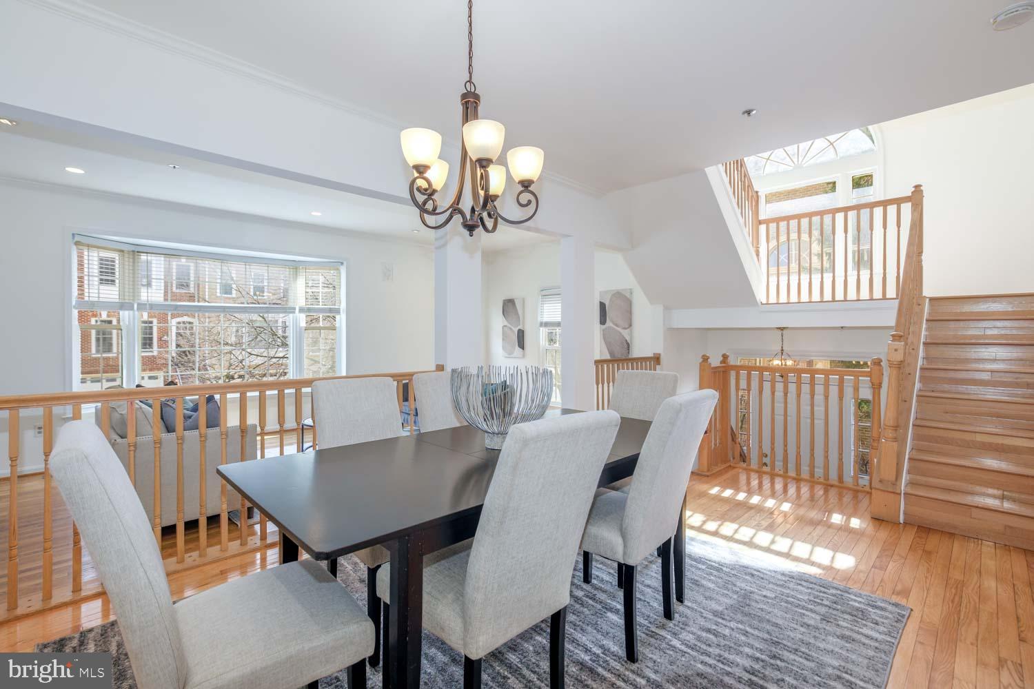 WOODSIDE - Residential