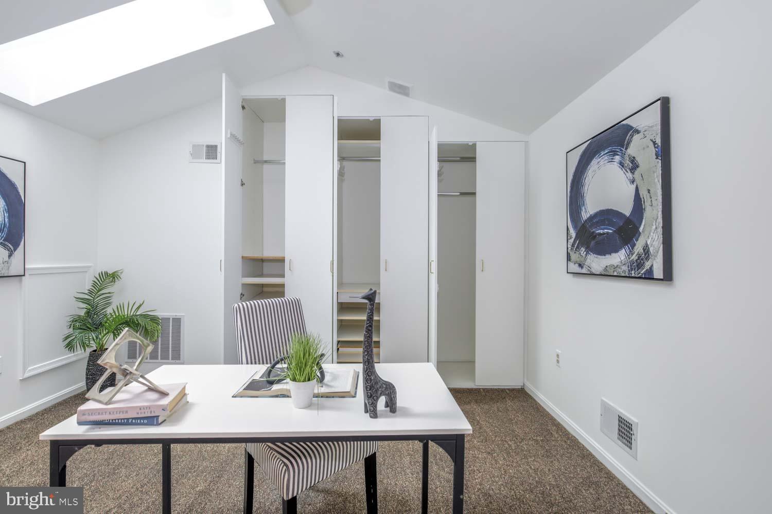 WOODSIDE - Residential