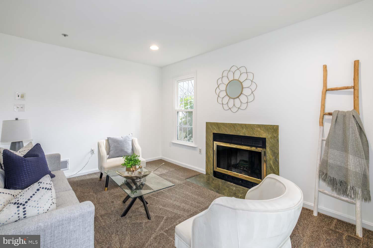 WOODSIDE - Residential