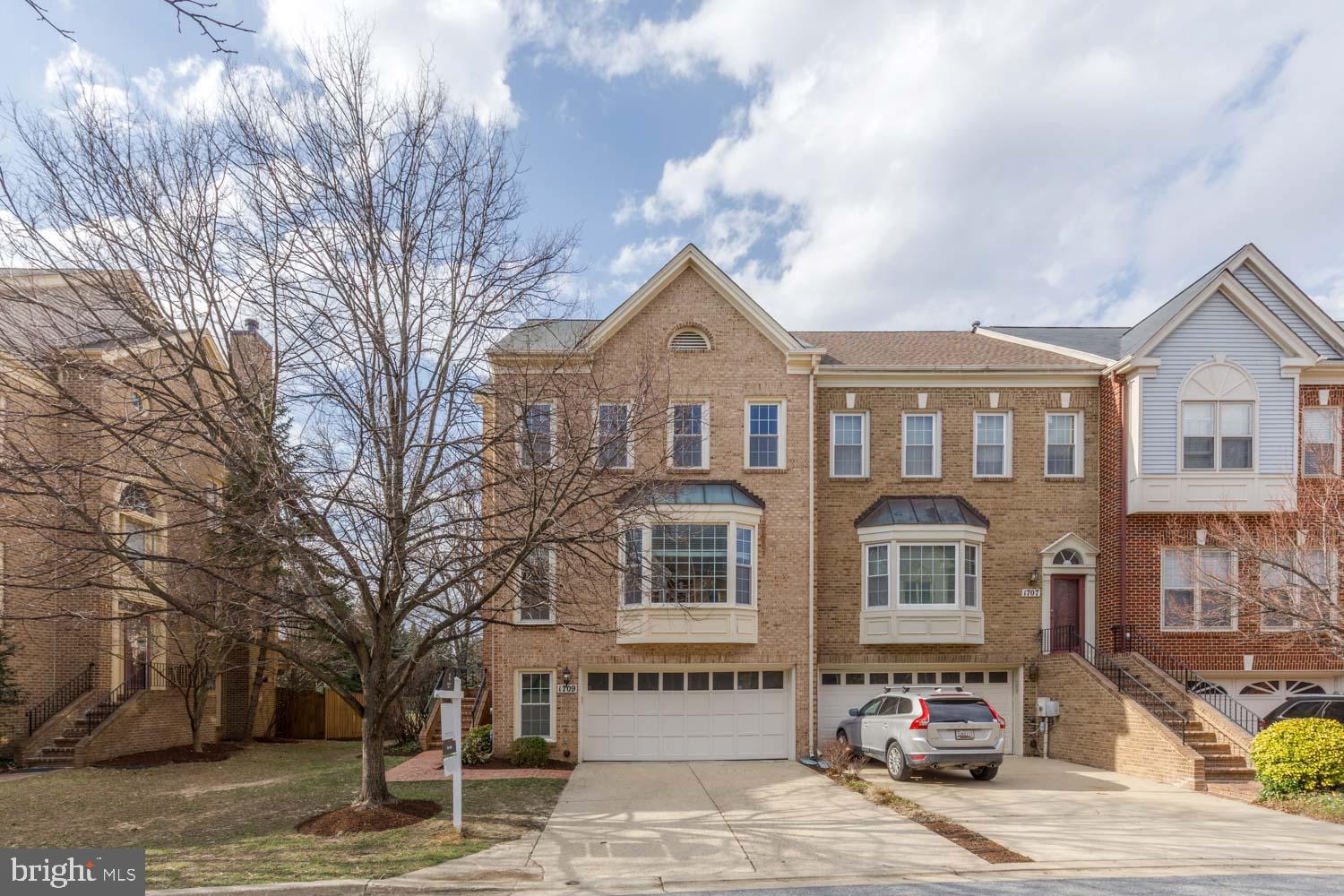 1709 LEIGHTON WOOD LANE