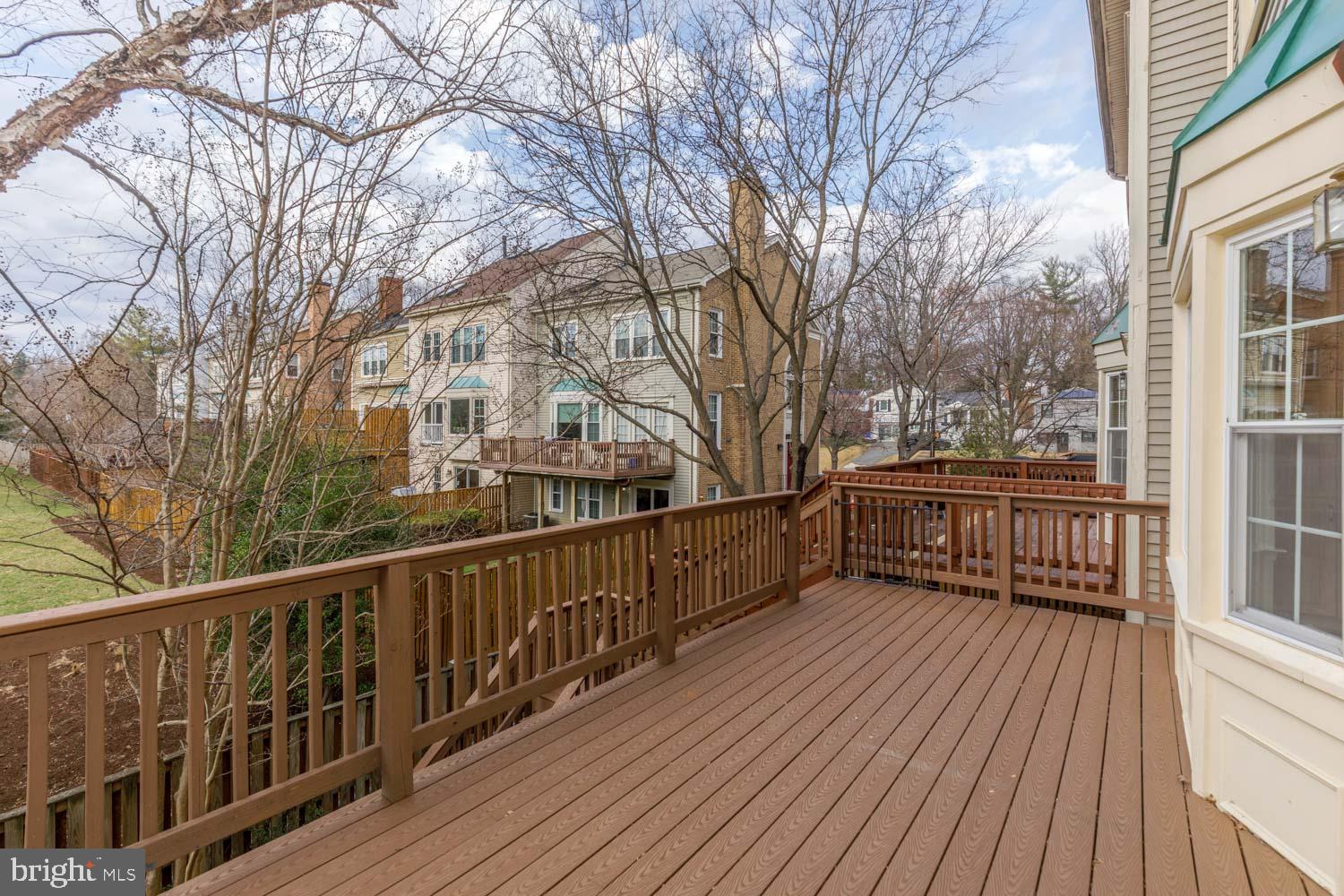 WOODSIDE - Residential