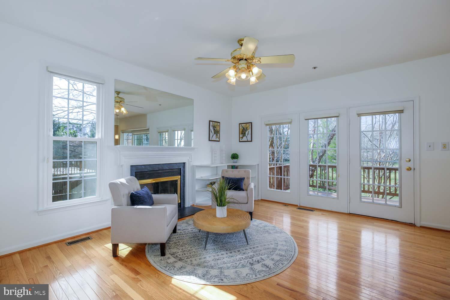 WOODSIDE - Residential