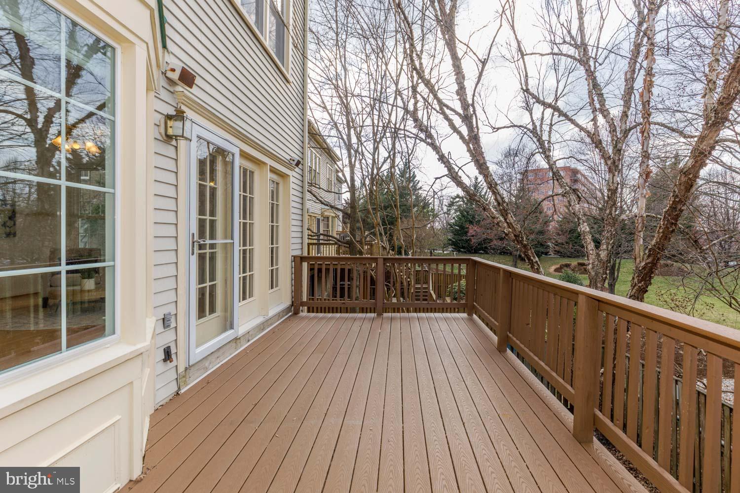 WOODSIDE - Residential